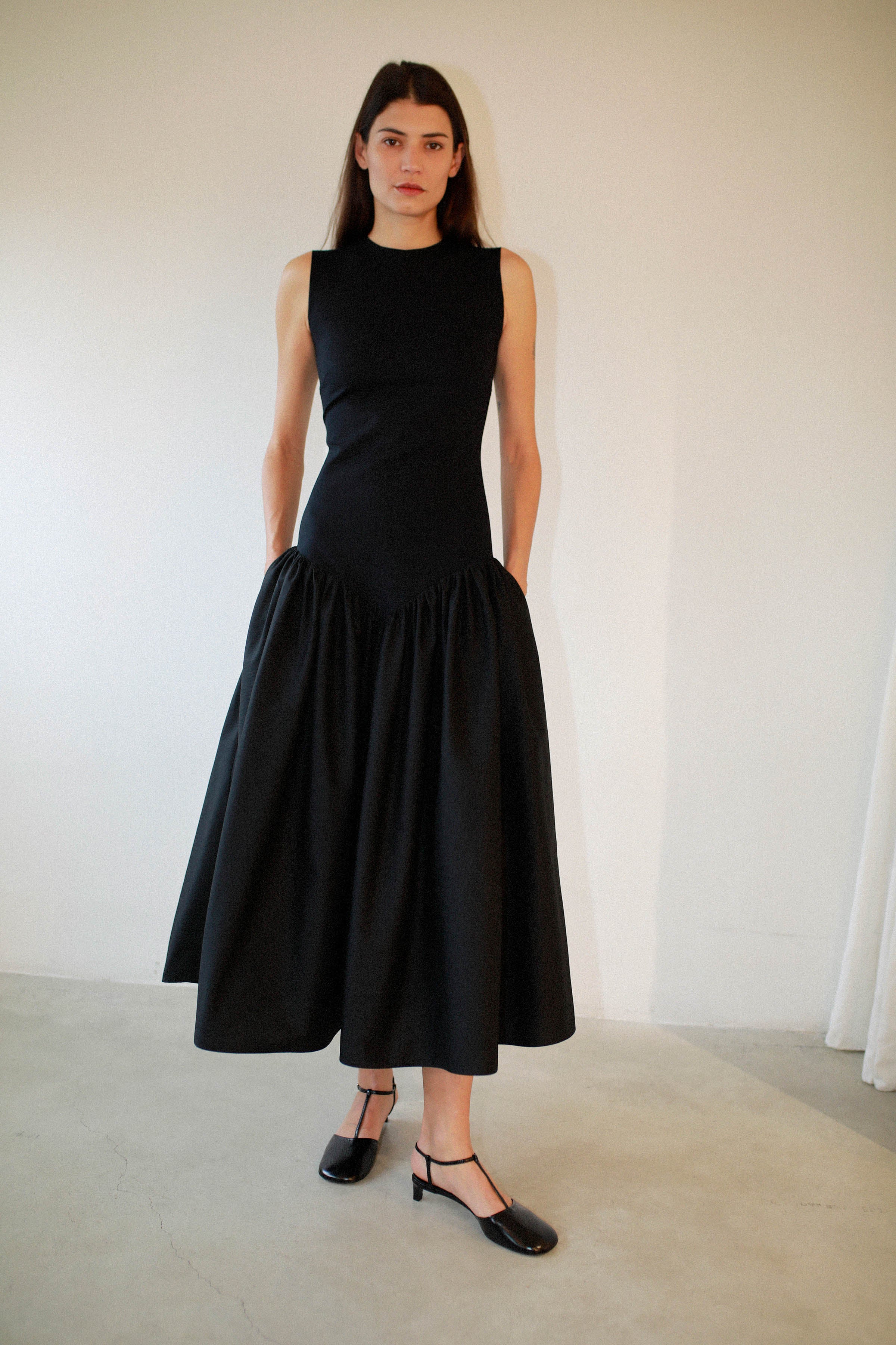 BLACK PUFFED DRESS