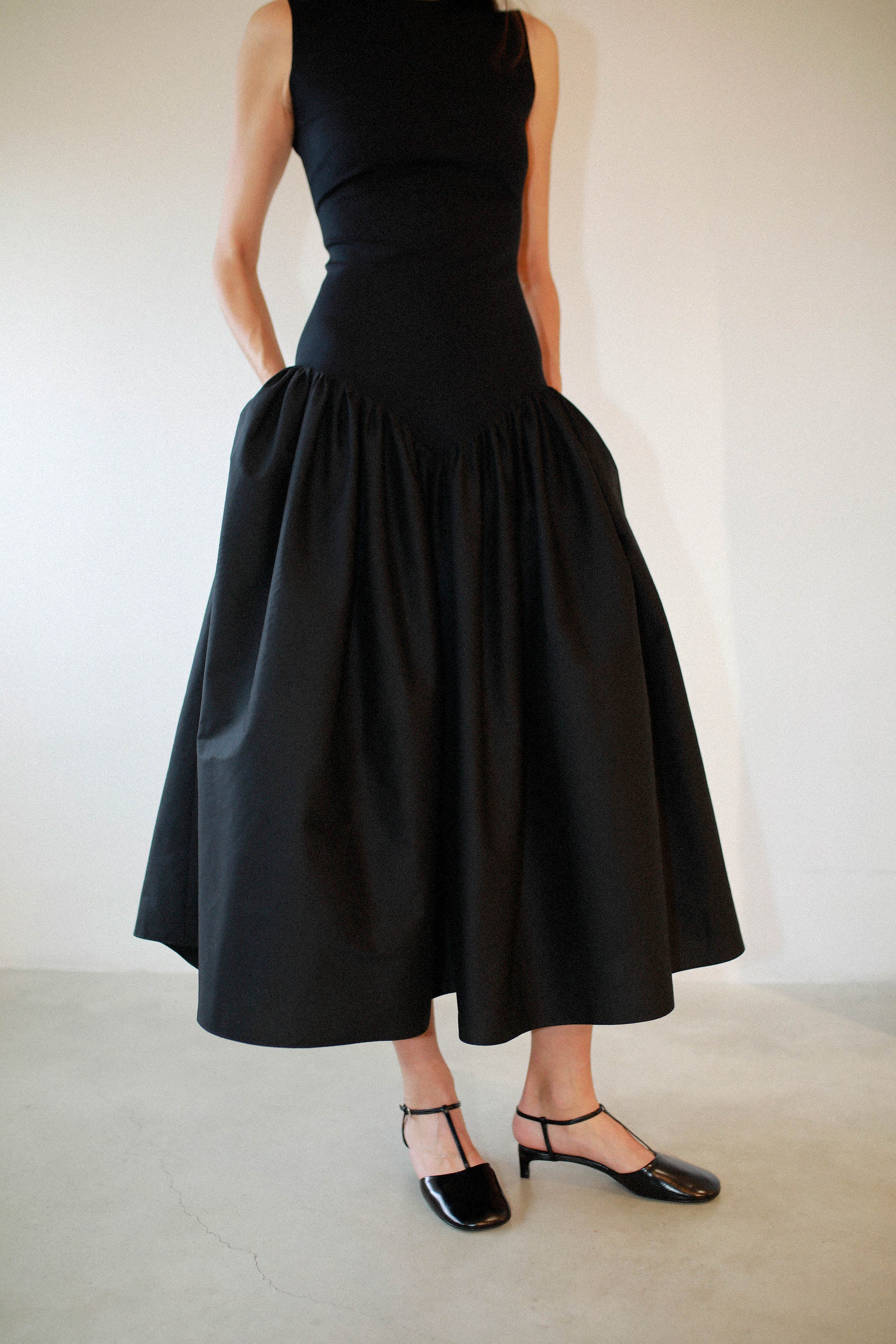 BLACK PUFFED DRESS