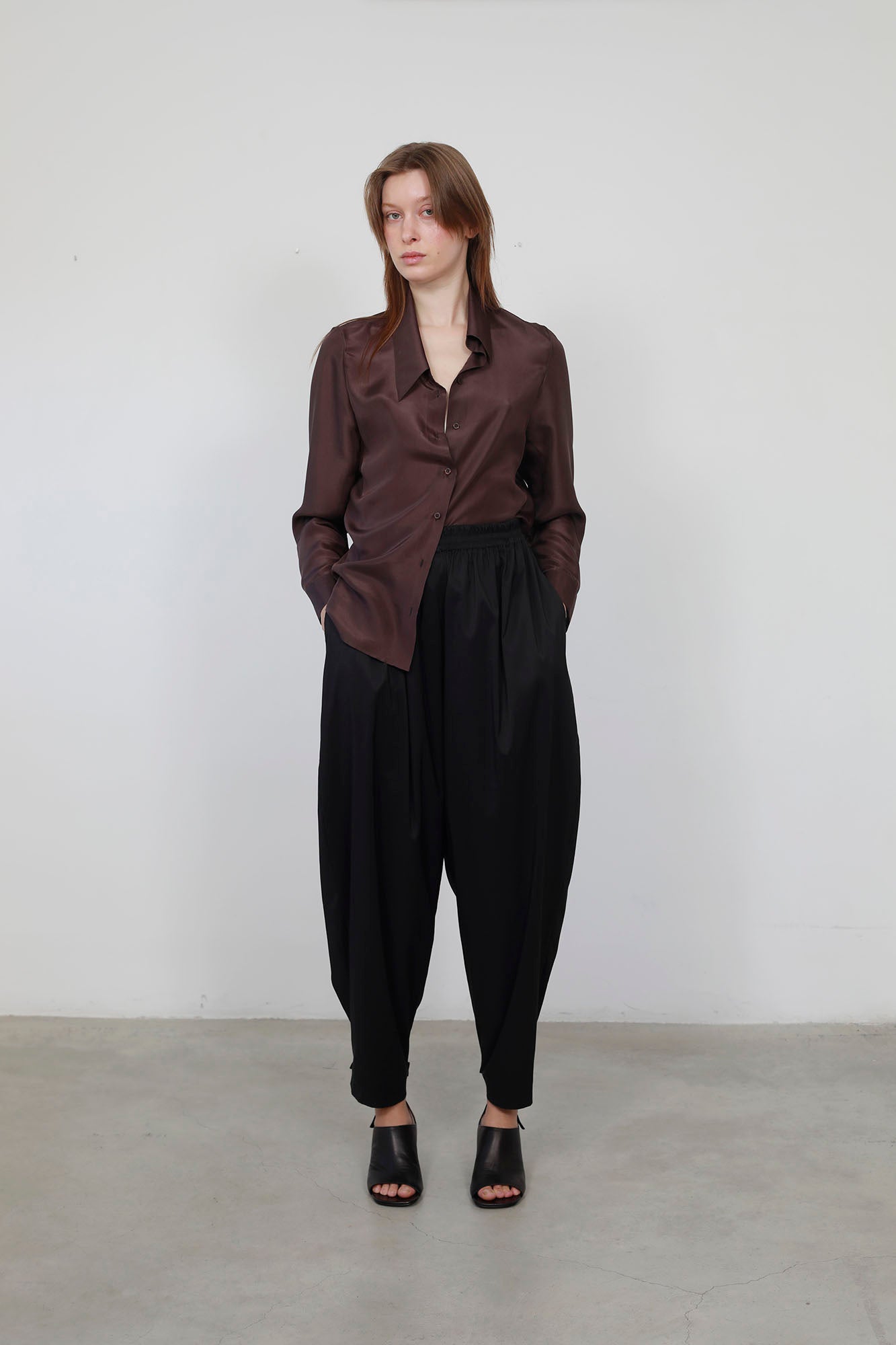 IRREGULAR NECK BLOUSE IN CHOCOLATE SILK