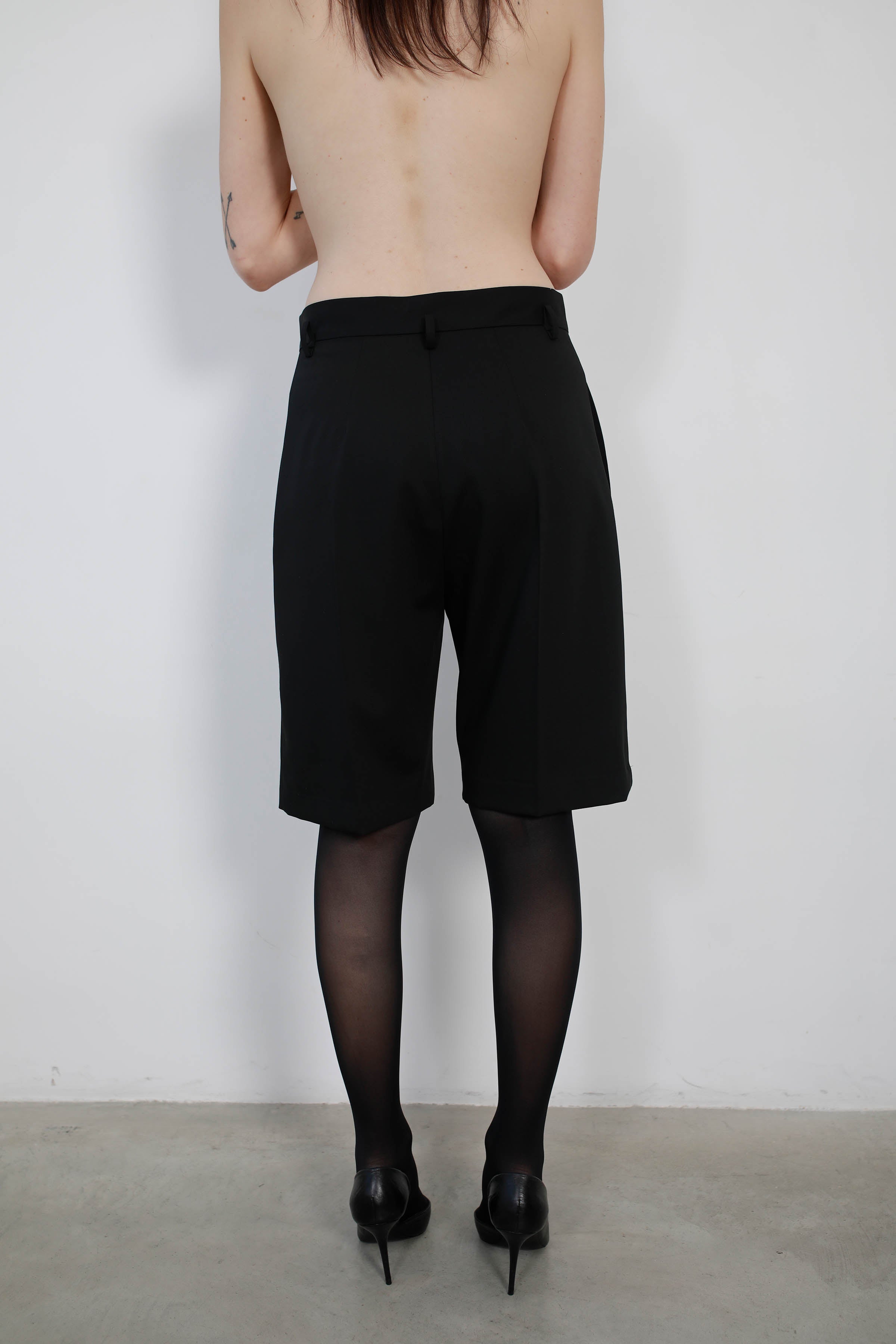 BLACK WOOL BERMUDA PANTS