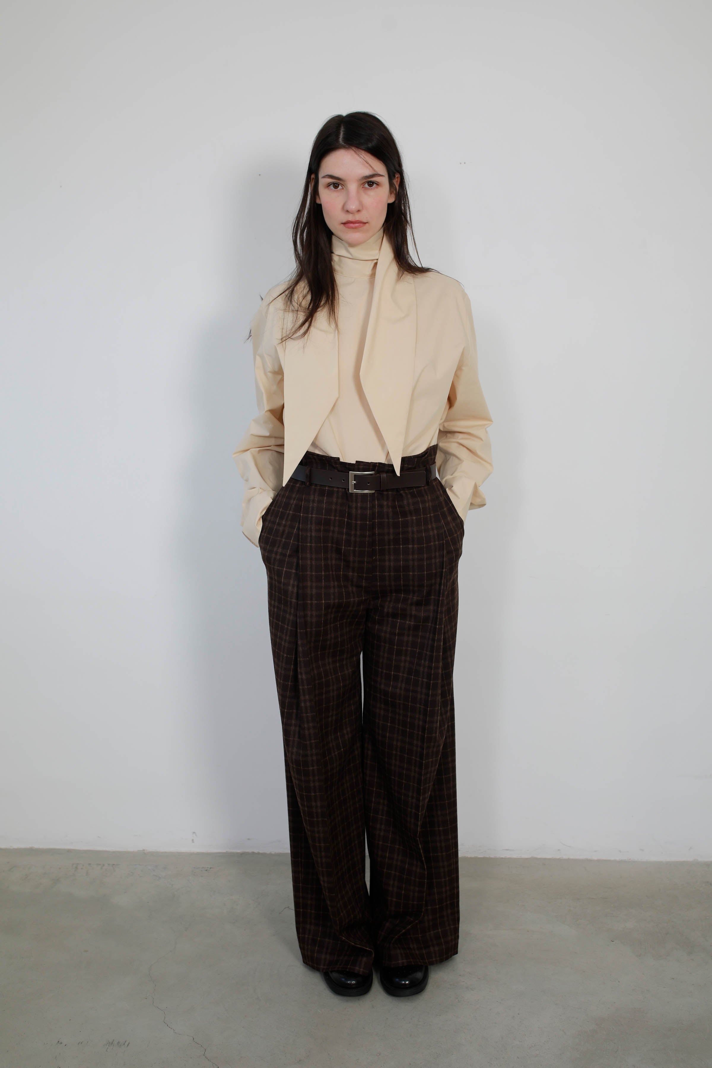 BLUSA VERSATIL CON LAZO ALGODÓN BEIGE