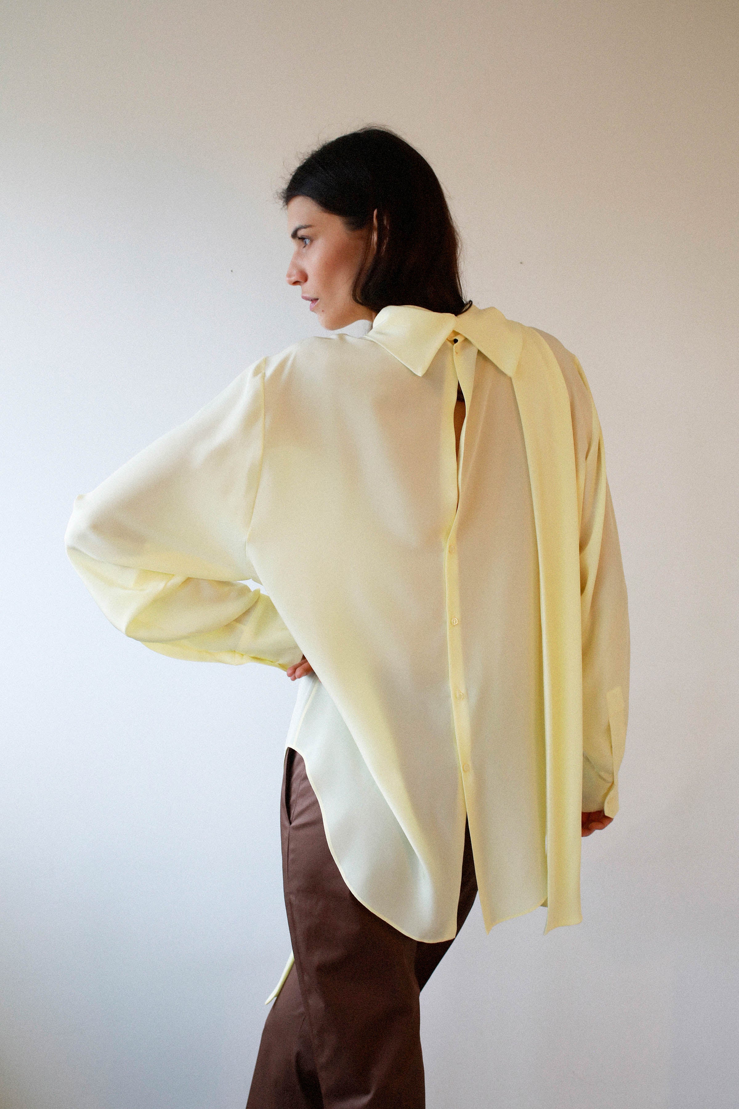 BLOUSE WITH BACK BOW