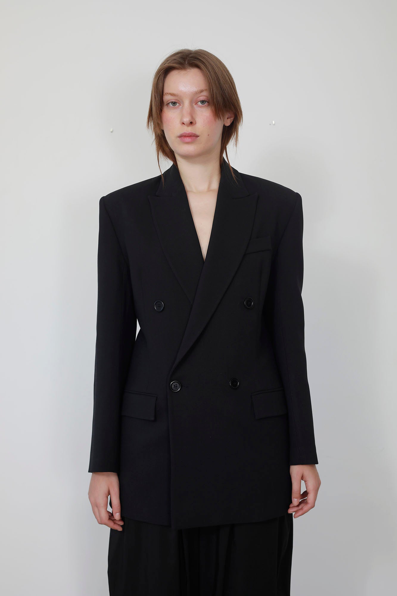 CHAQUETA SASTRE, ENTALLADA CON DOBLE BOTONADURA