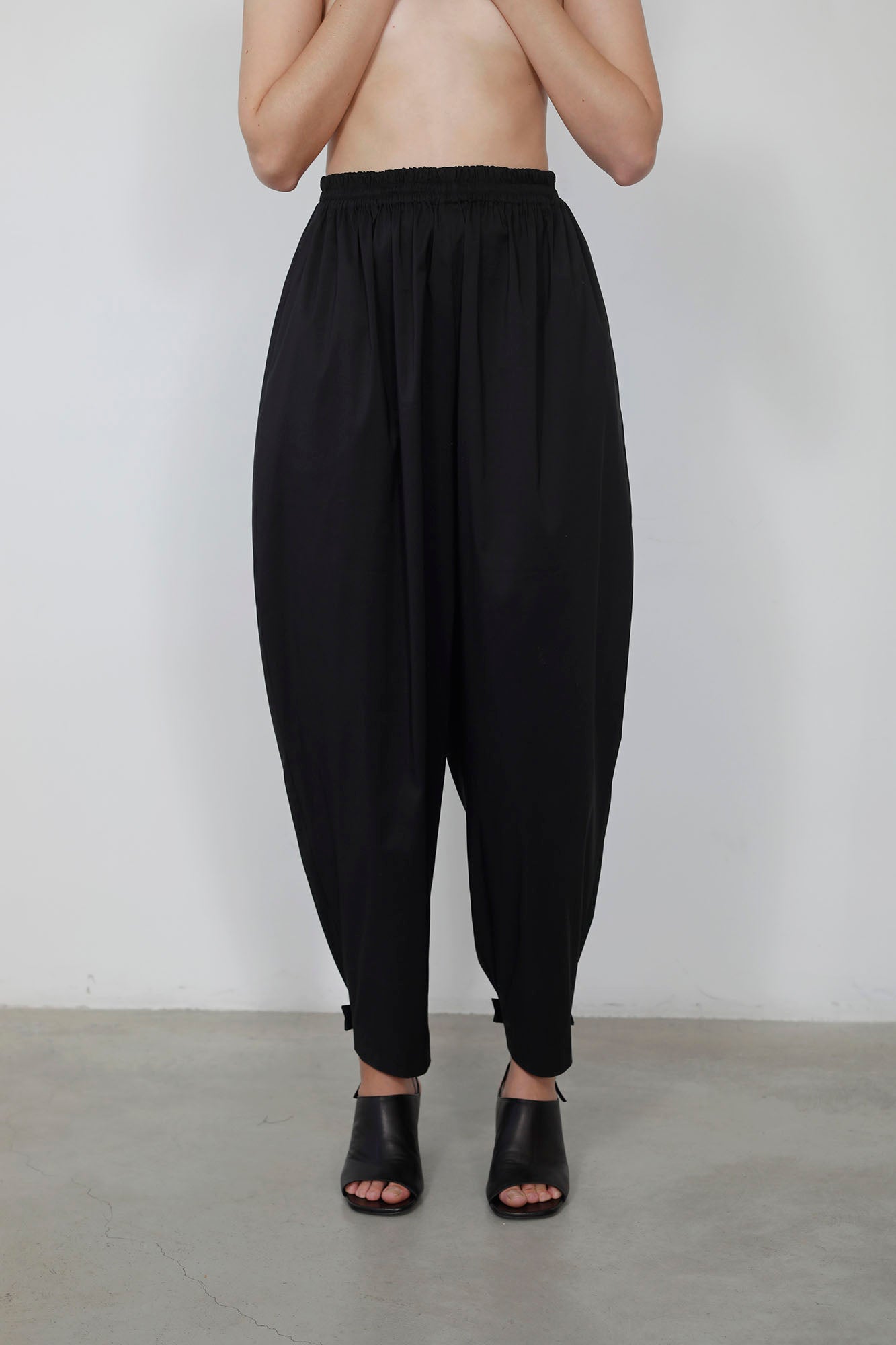 PANTALON GLOBO CON CINTURA ELASTICA