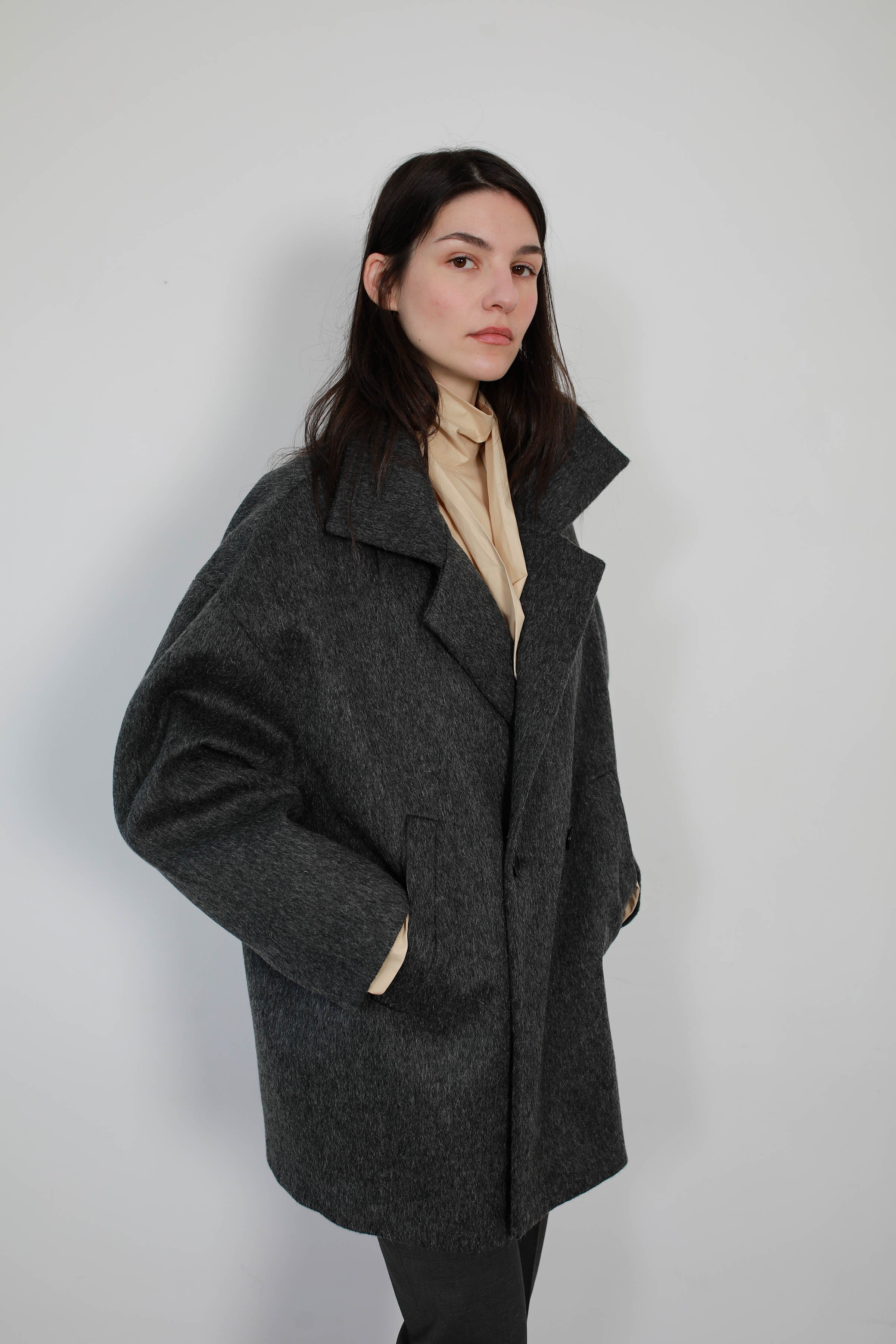 CHAQUETÓN AMPLIO LANA PELO GRIS