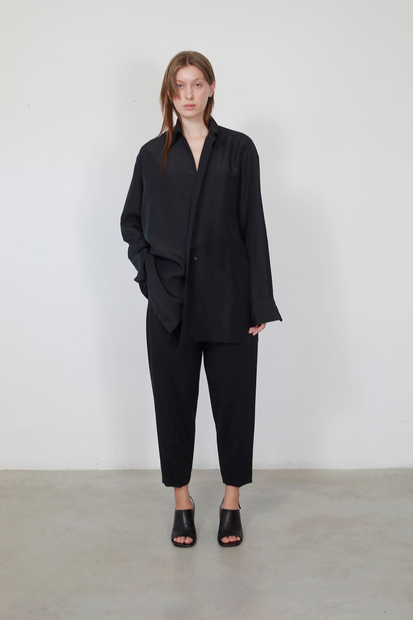 PANTALON GLOBO DOBLE FAZ LANA NEGRO