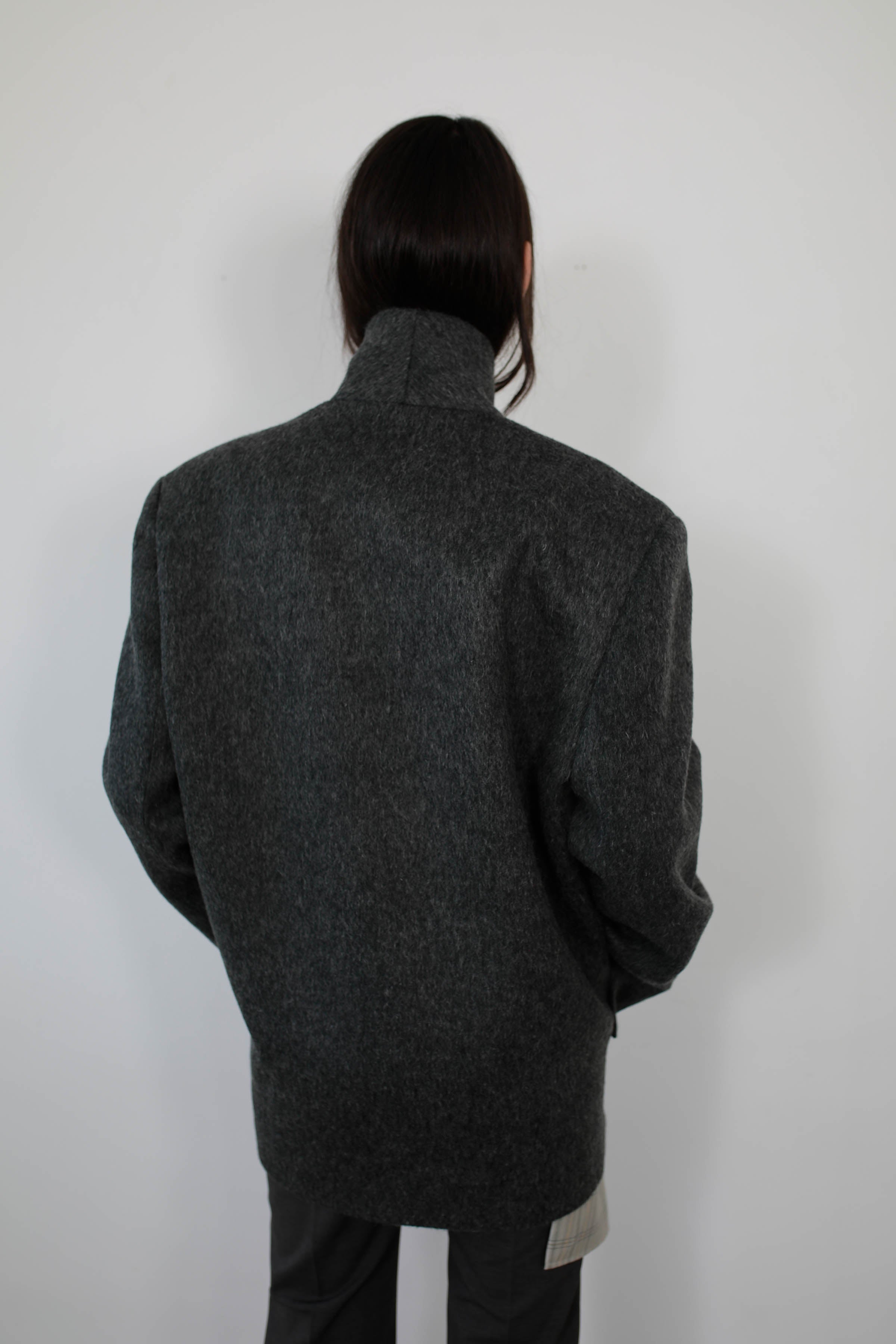 CHAQUETA SASTRE OVERSIZE EN LANA PELO GRIS