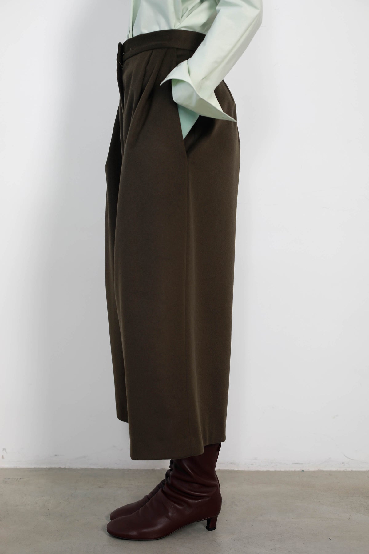 FALDA PANTALON AMPLIA CON PINZAS