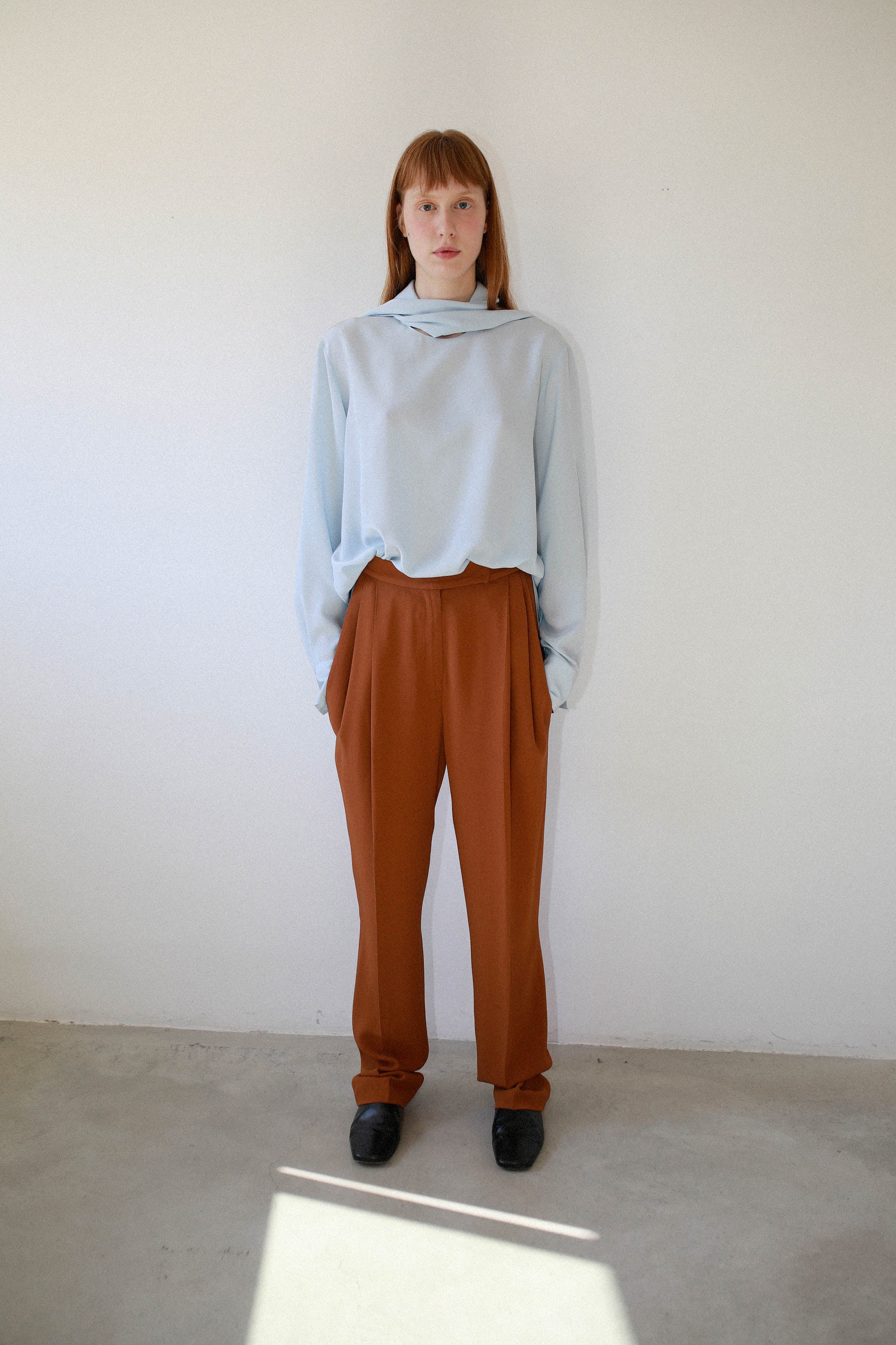 BLOUSE WITH BACK BOW