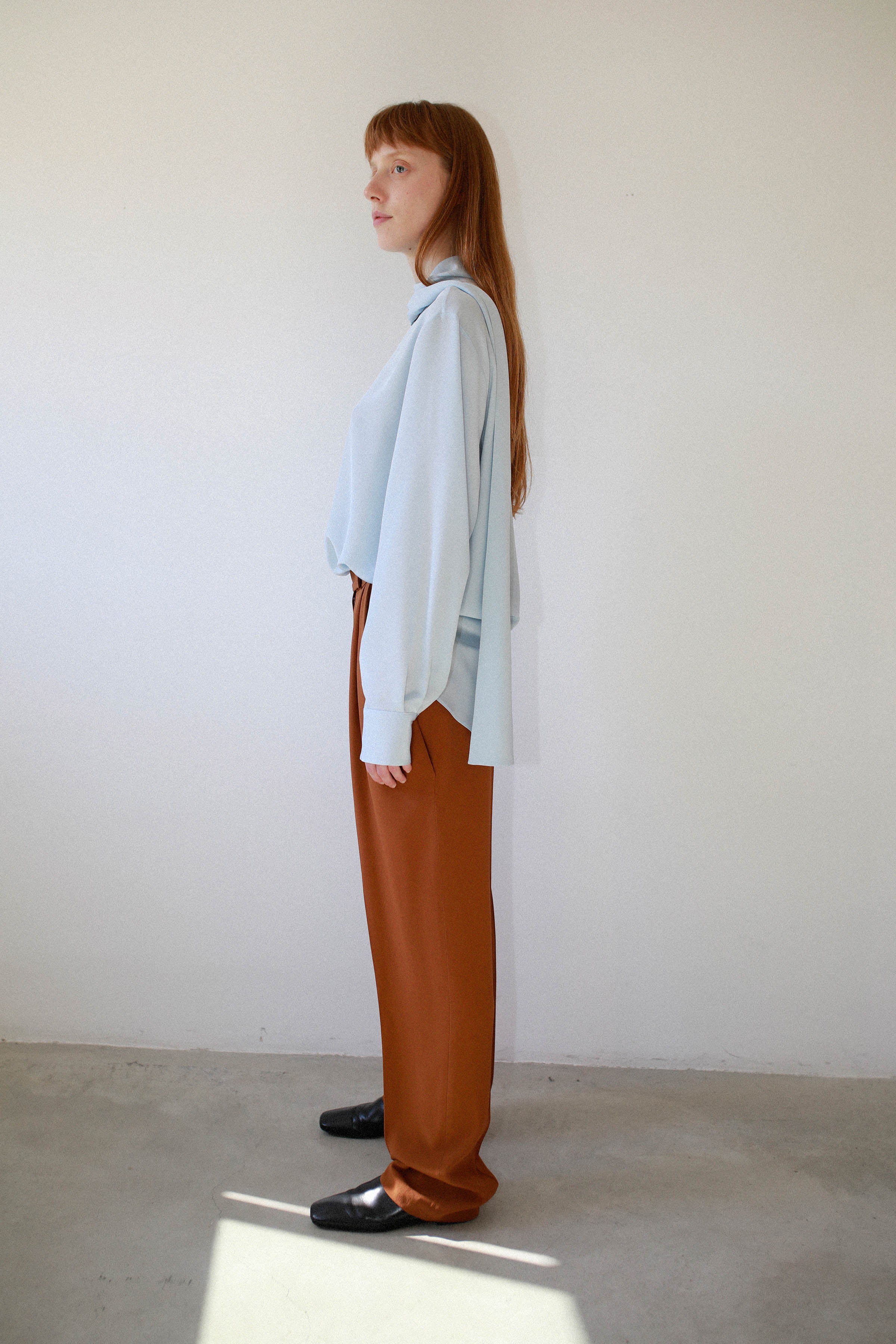 BLOUSE WITH BACK BOW