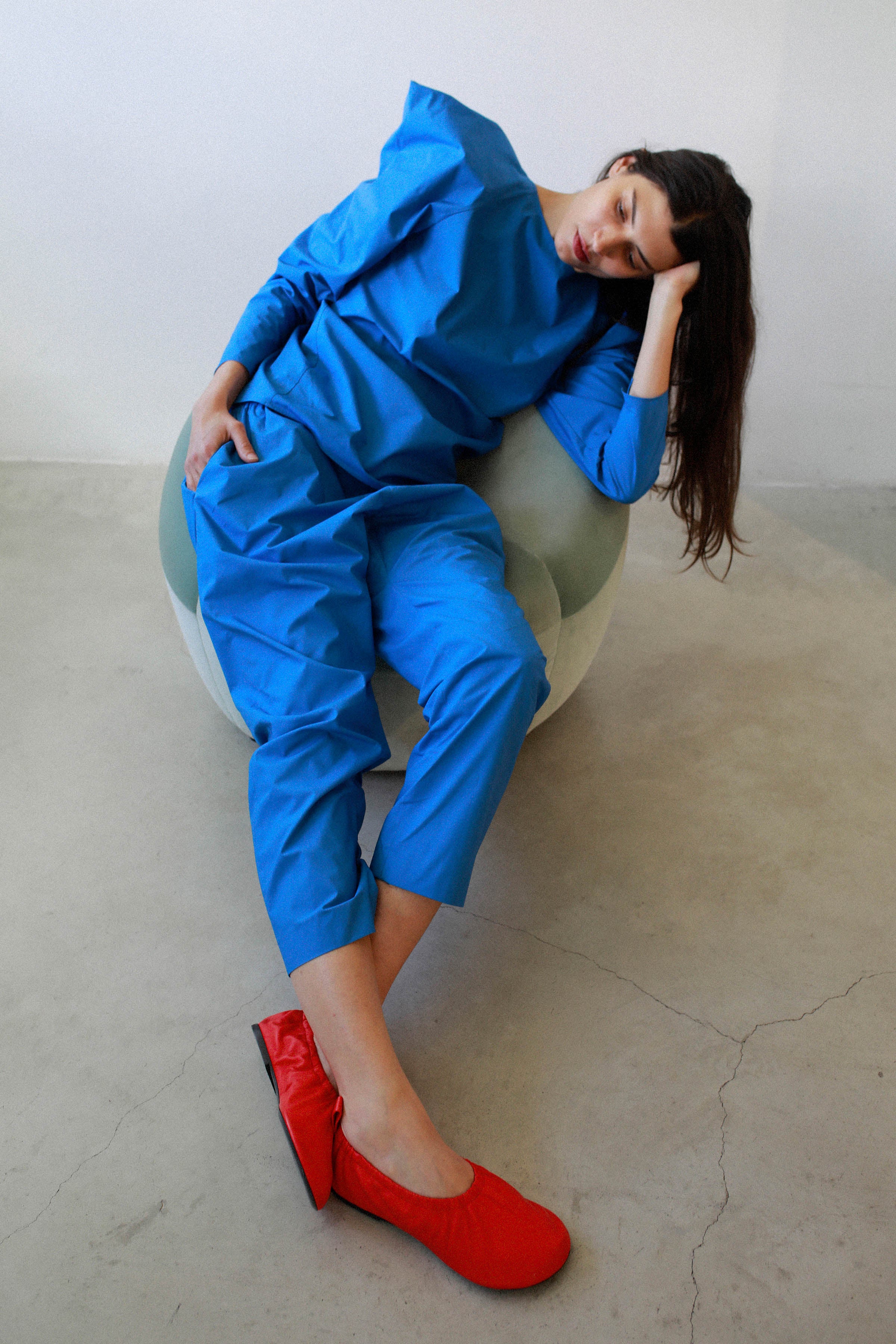 WIDE-LEG TROUSERS WITH ELASTICATED WAIST