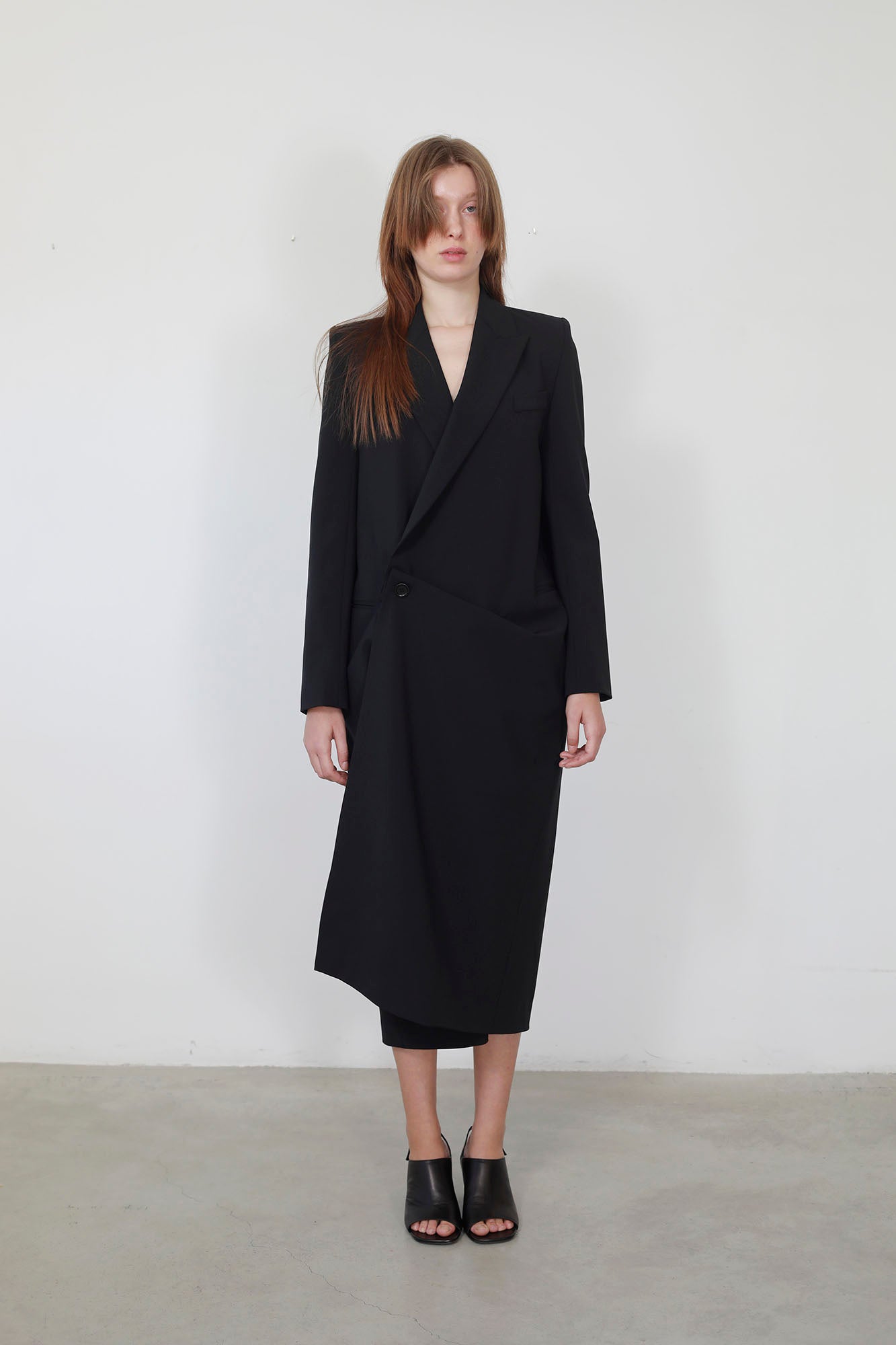 DRESS VS BLACK WOOL COAT