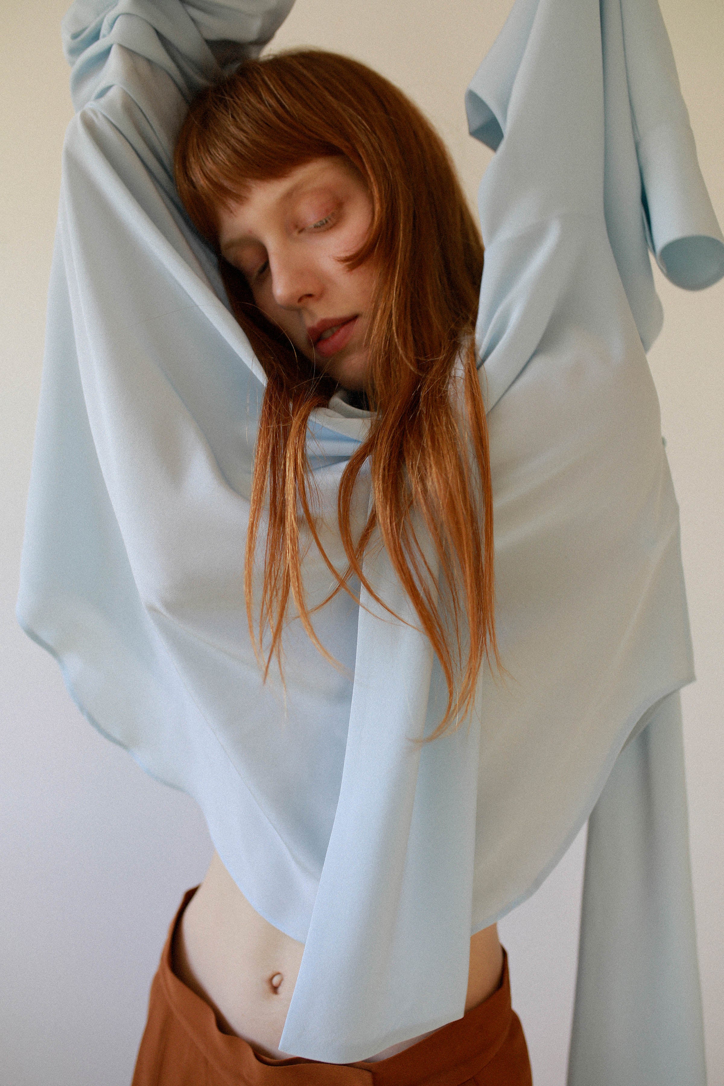 BLOUSE WITH BACK BOW