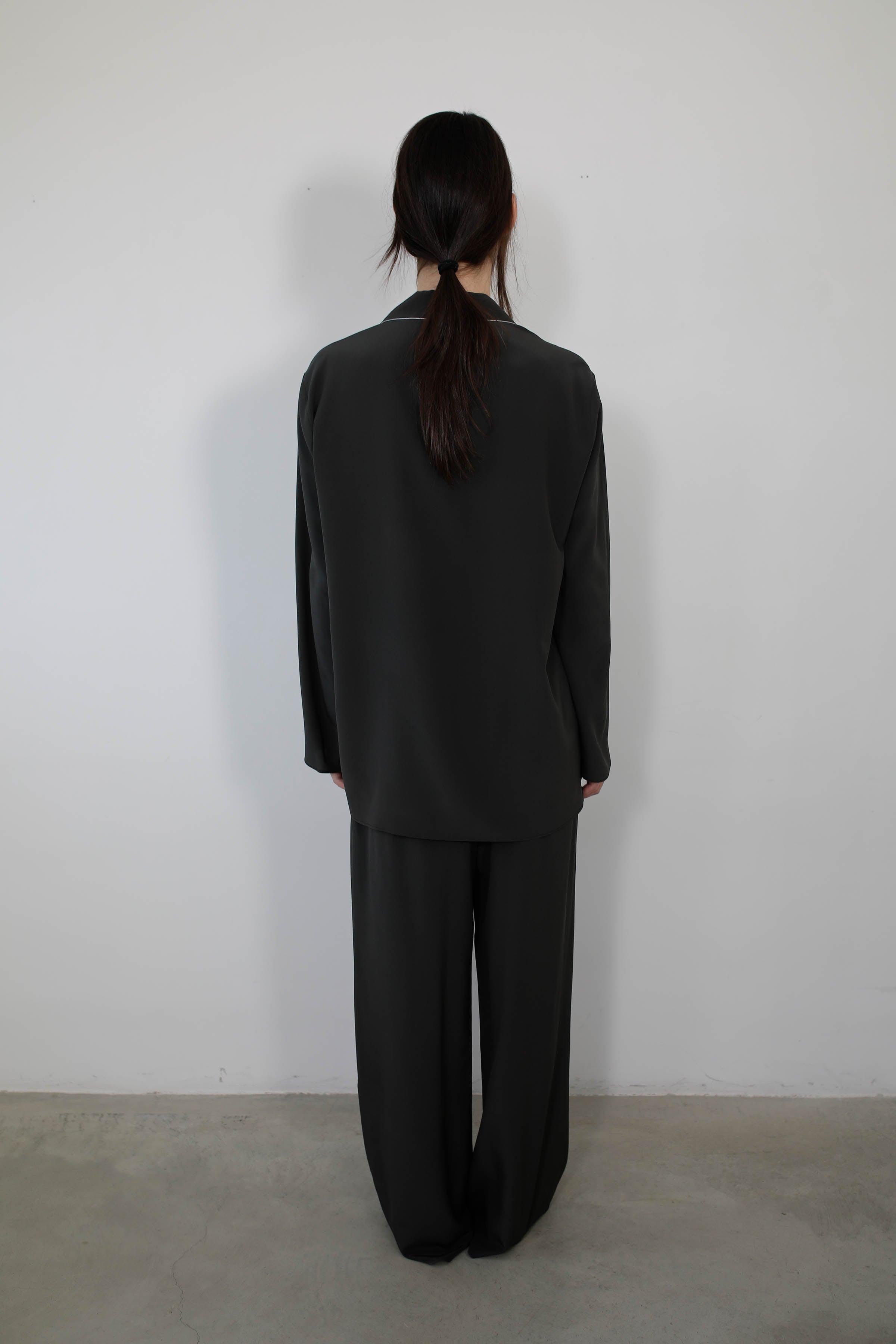 DARK GREY PIPE-TRIMMED SILK BLOUSE