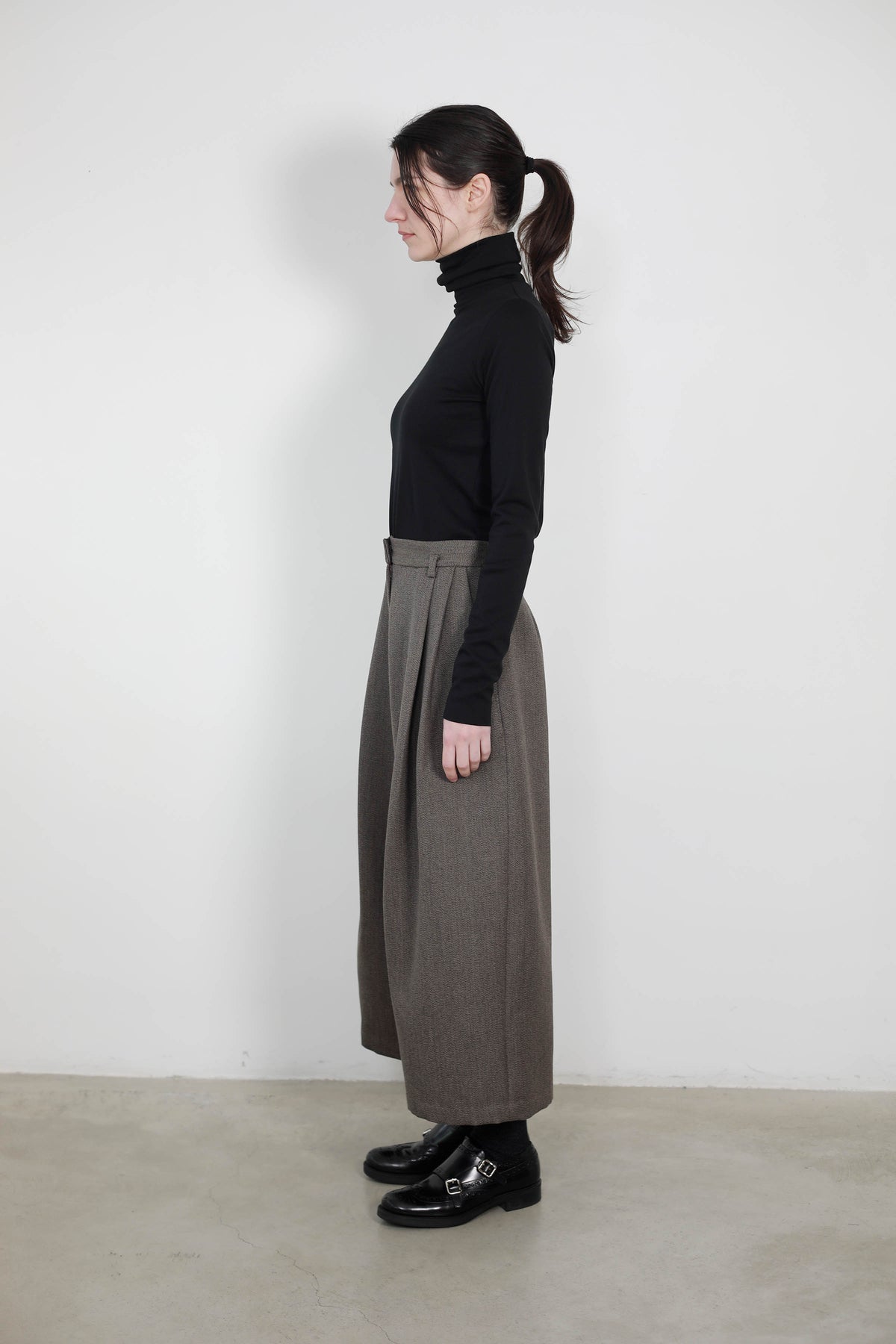 FALDA PANTALON AMPLIA CON PINZAS