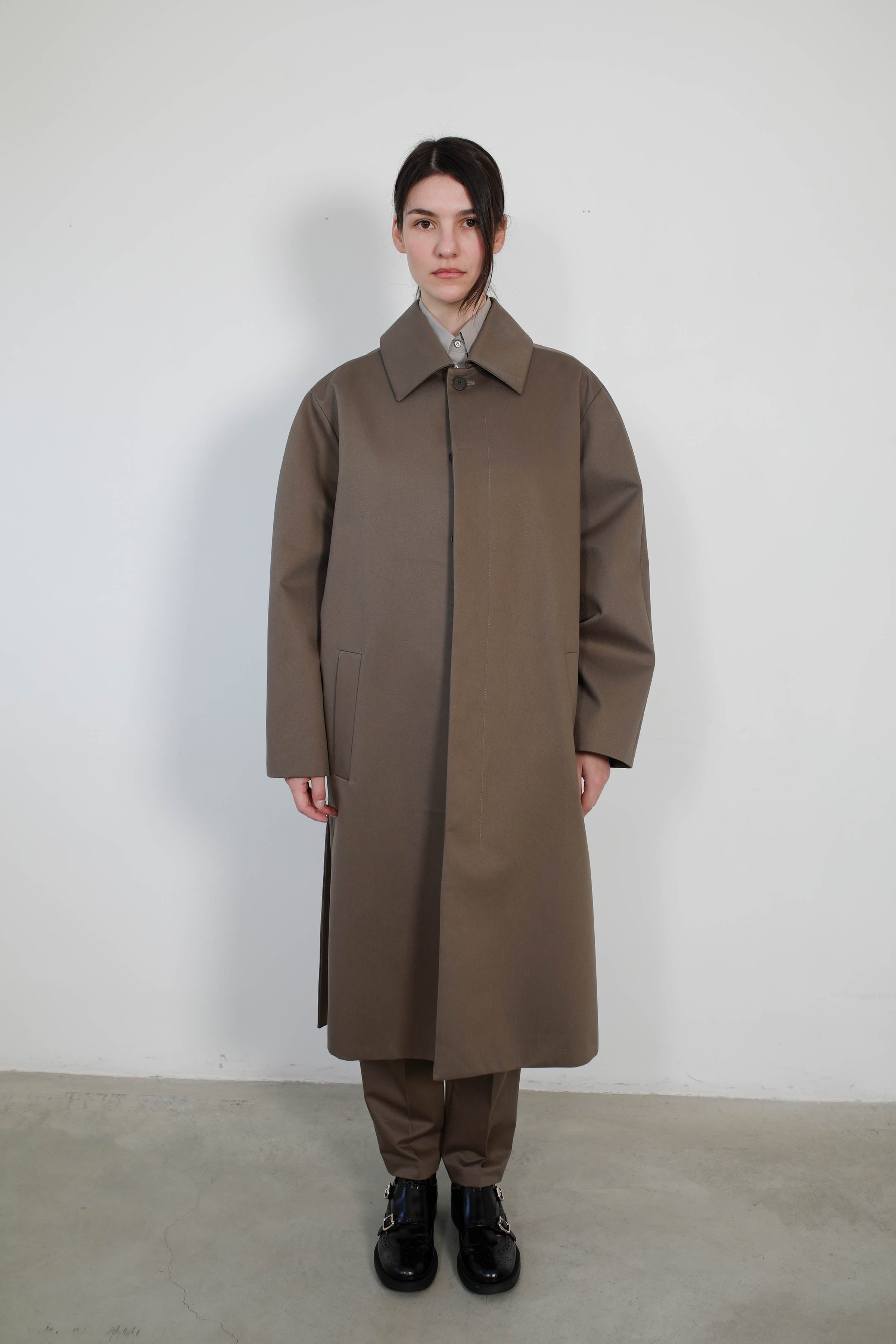 GABARDINA CON SISAS ASIMÉTRICAS COTTON STONE