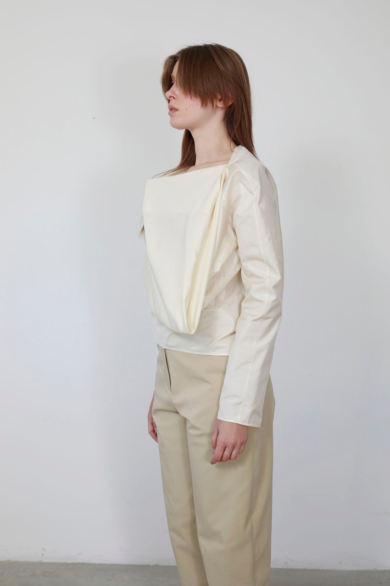 DRAPPED BLOUSE IN ECRU SILK TAFFETA