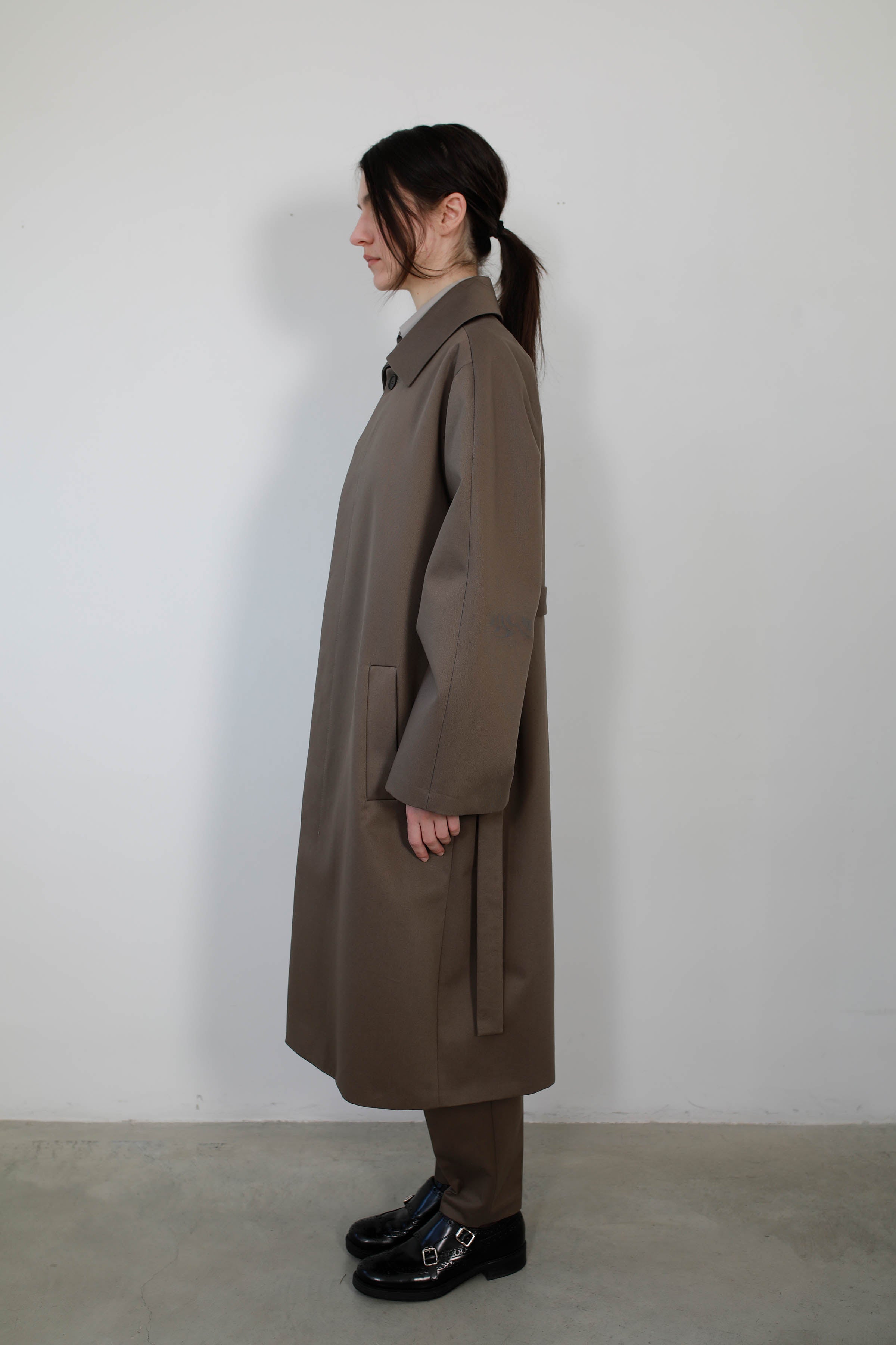 GABARDINA CON SISAS ASIMÉTRICAS COTTON STONE