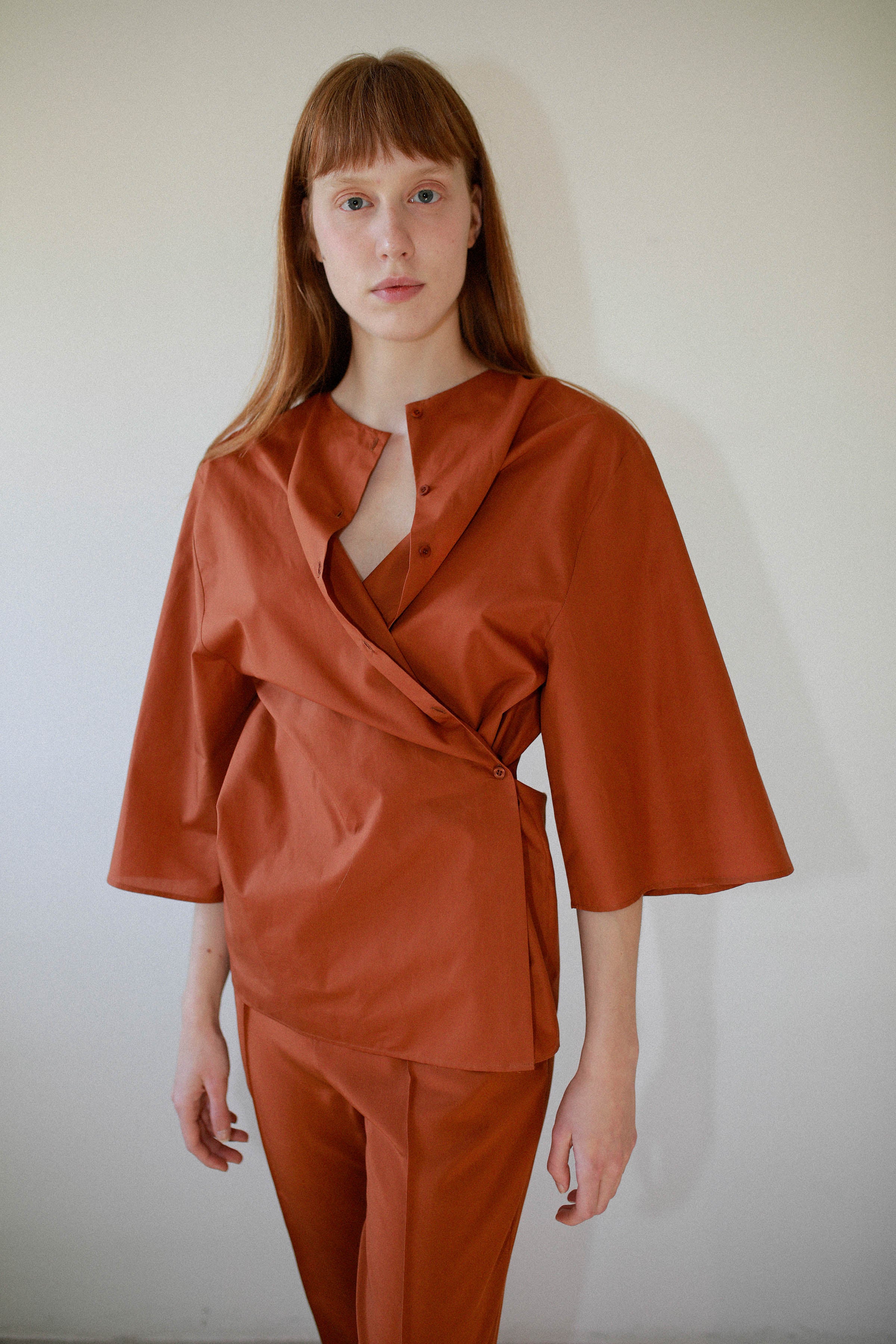 MULTIPOSITION BLOUSE