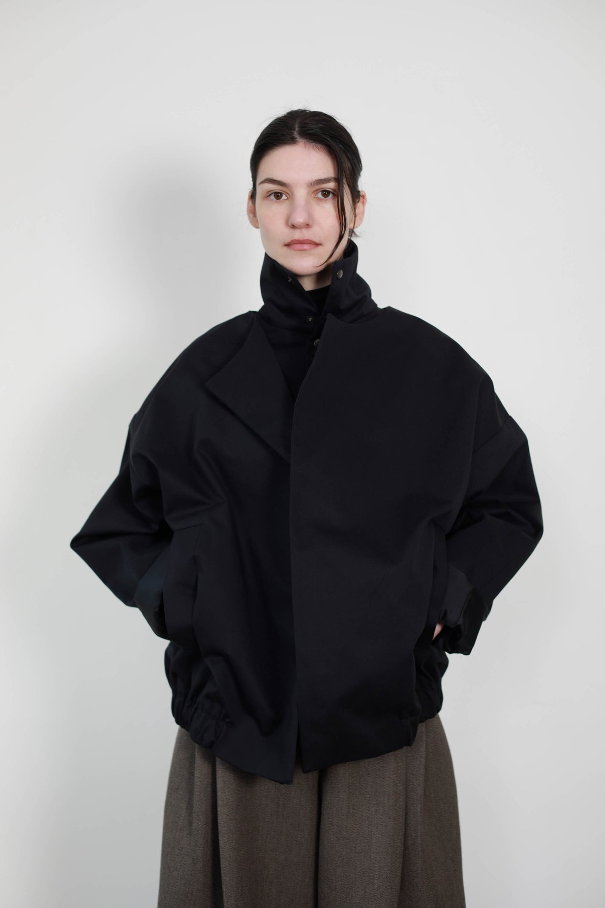 CAZADORA CON CUELLO DESMONTABLE NEGRO