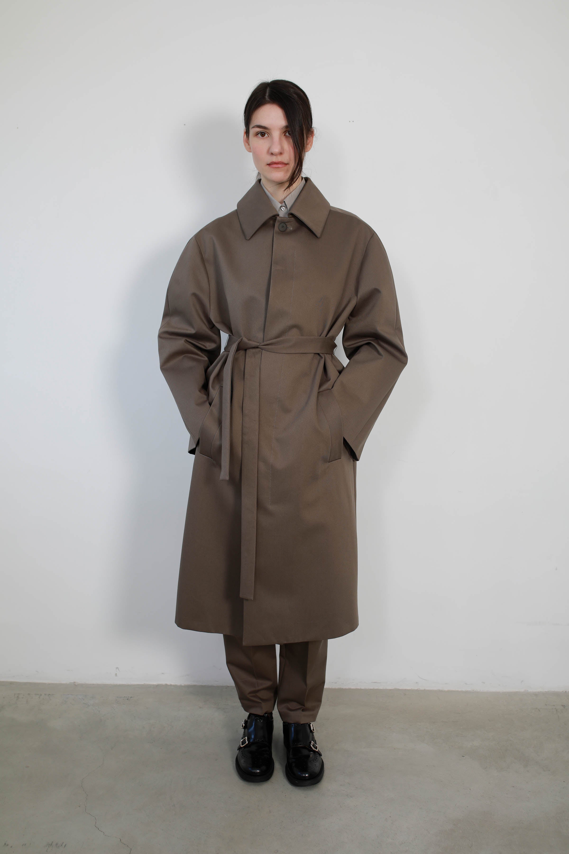 GABARDINA CON SISAS ASIMÉTRICAS COTTON STONE