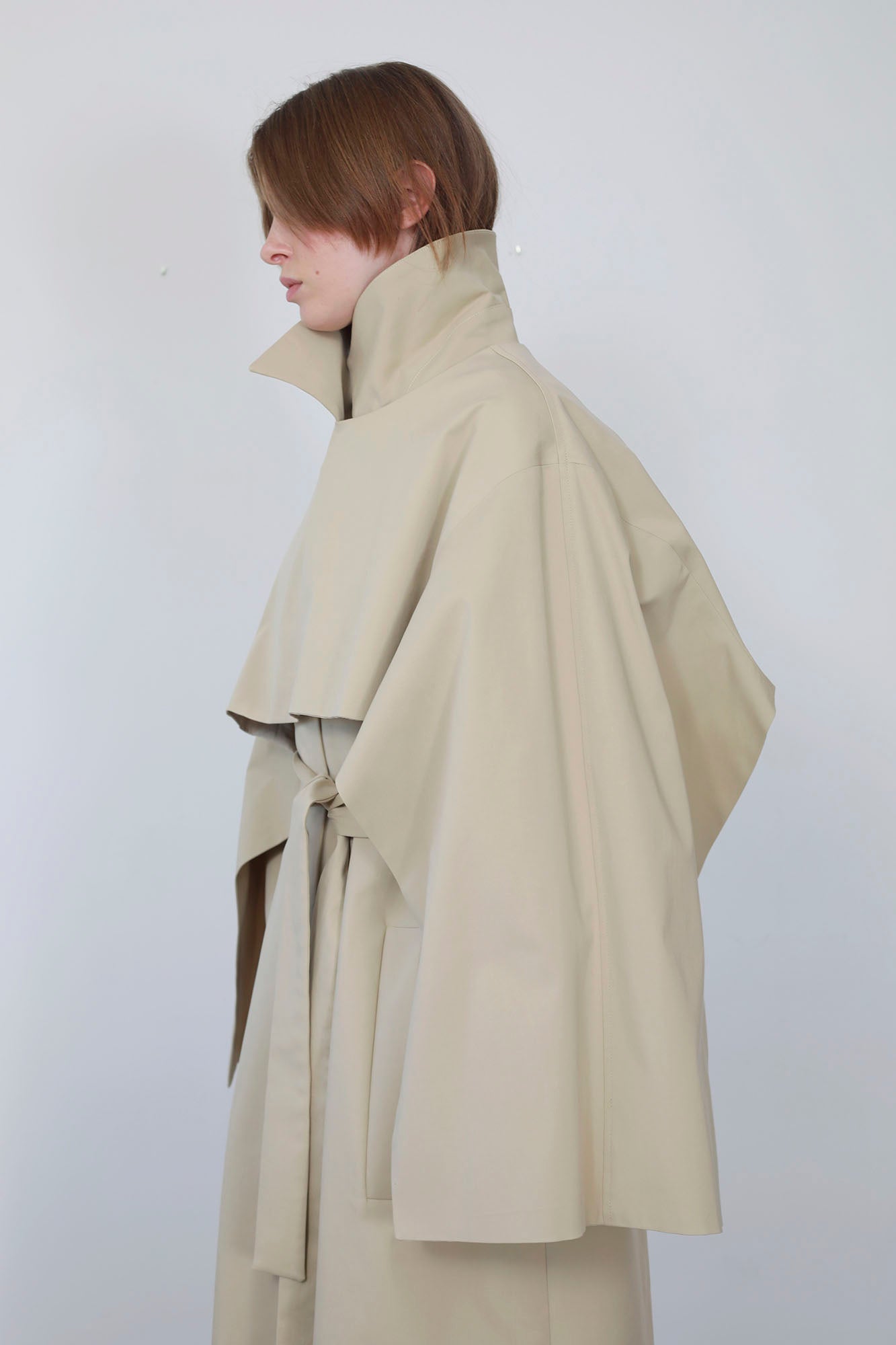 TRENCH COAT WITH DETACHABLE CAPE