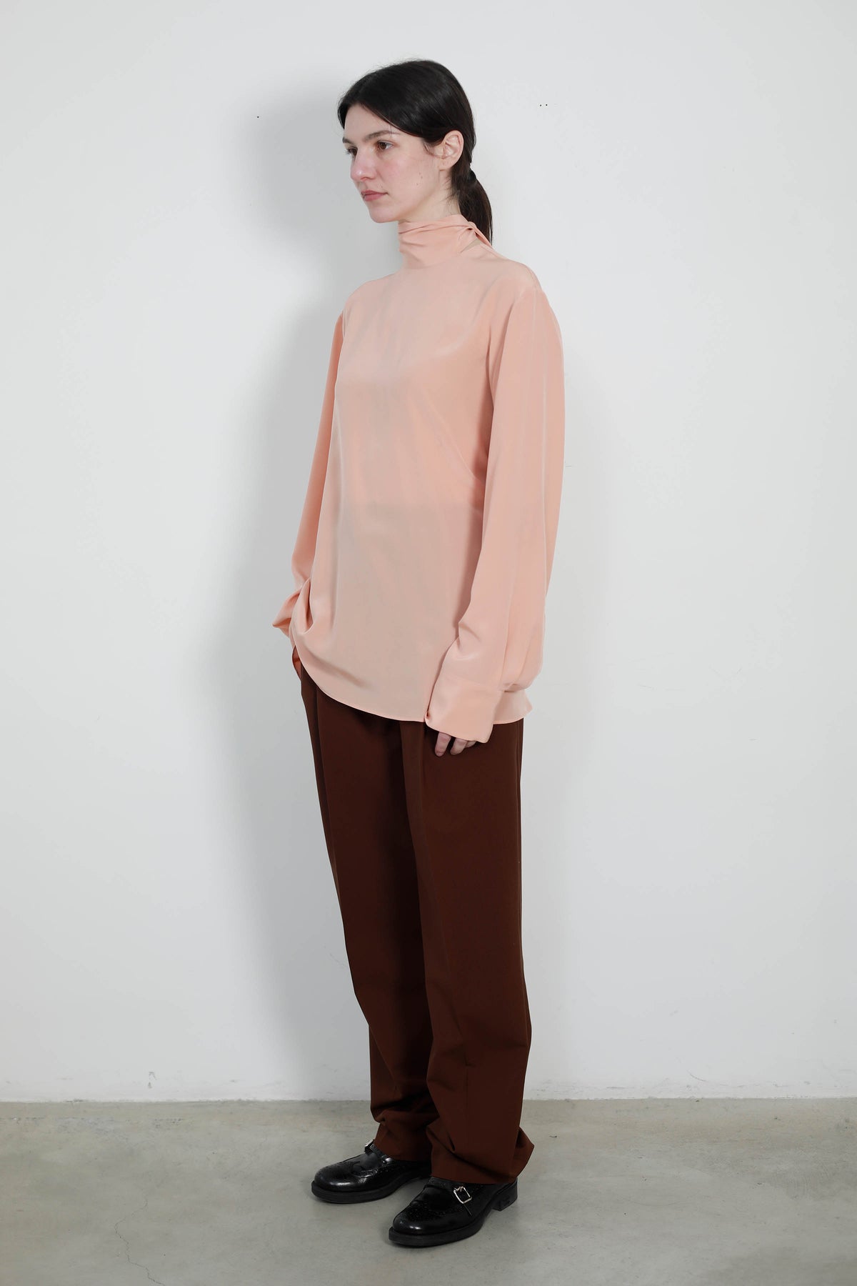 BLUSA VERSATIL CON LAZO EN SEDA