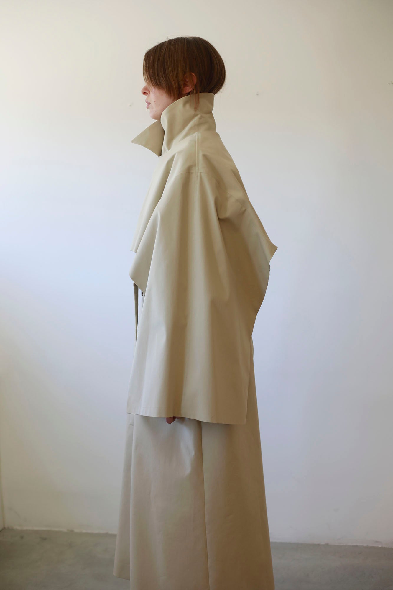 TRENCH COAT WITH DETACHABLE CAPE