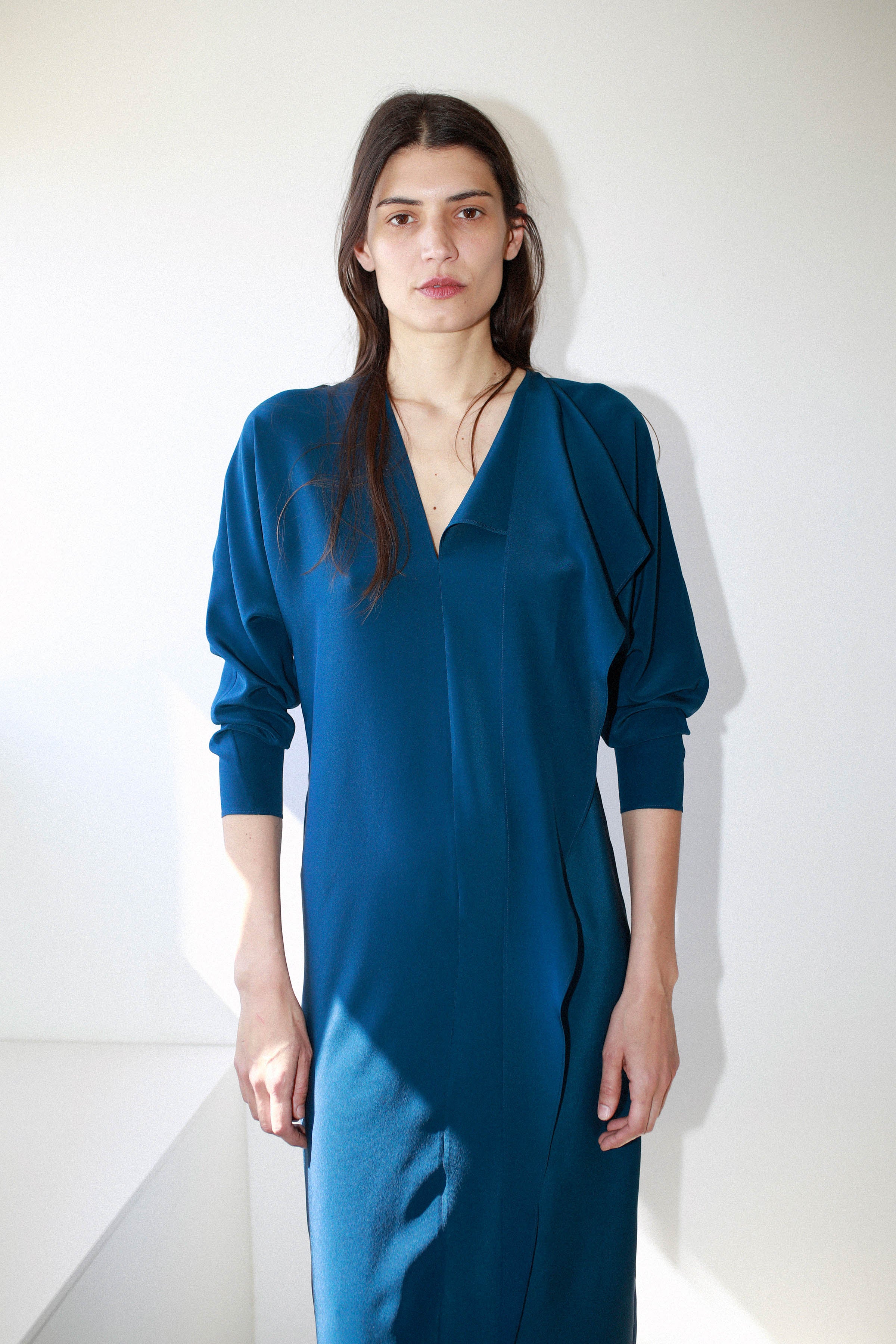 ULTRAMARINE SILK CREPE DRESS WITH BOW