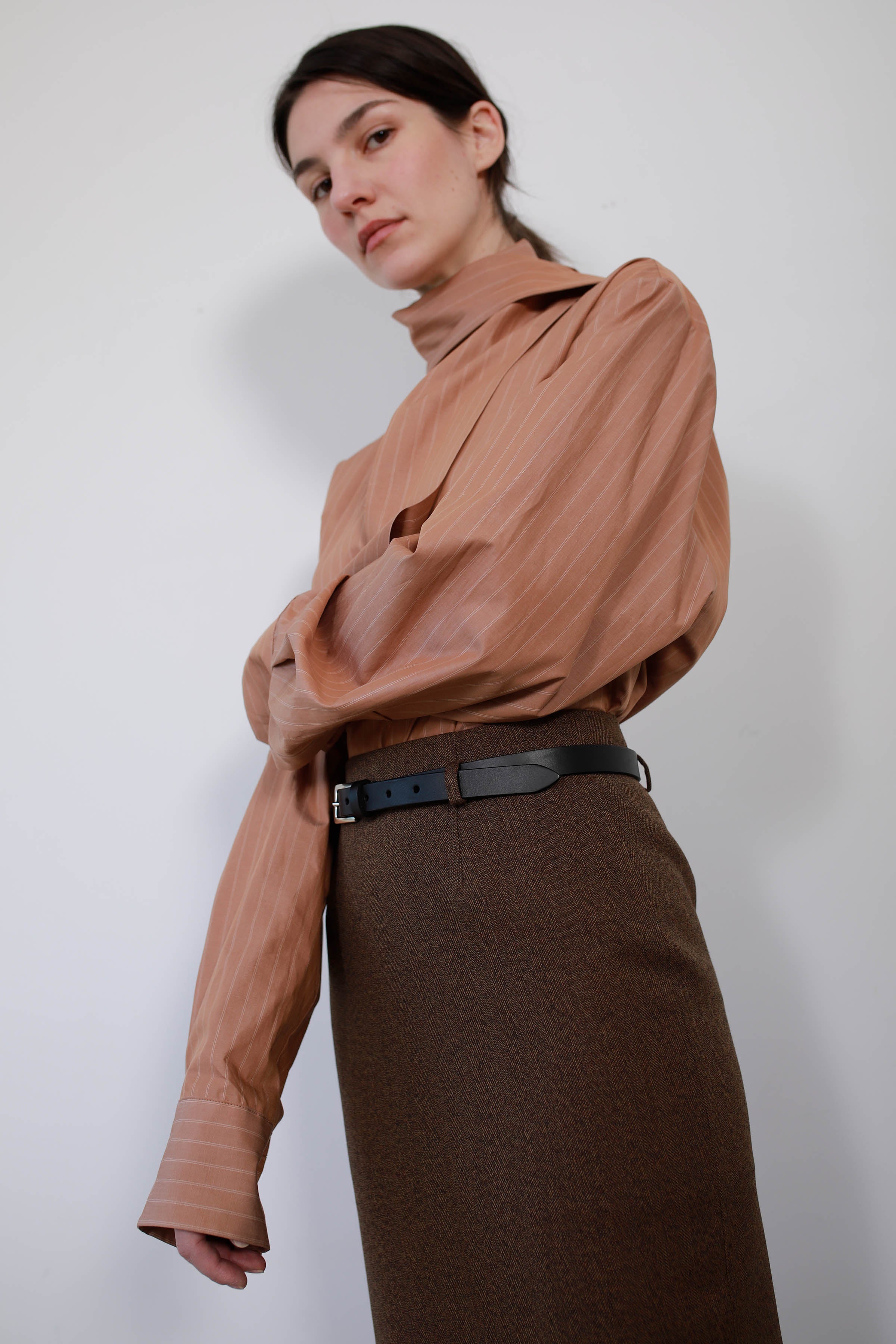 BLUSA VERSATIL CON LAZO ALGODÓN RAYAS NUT