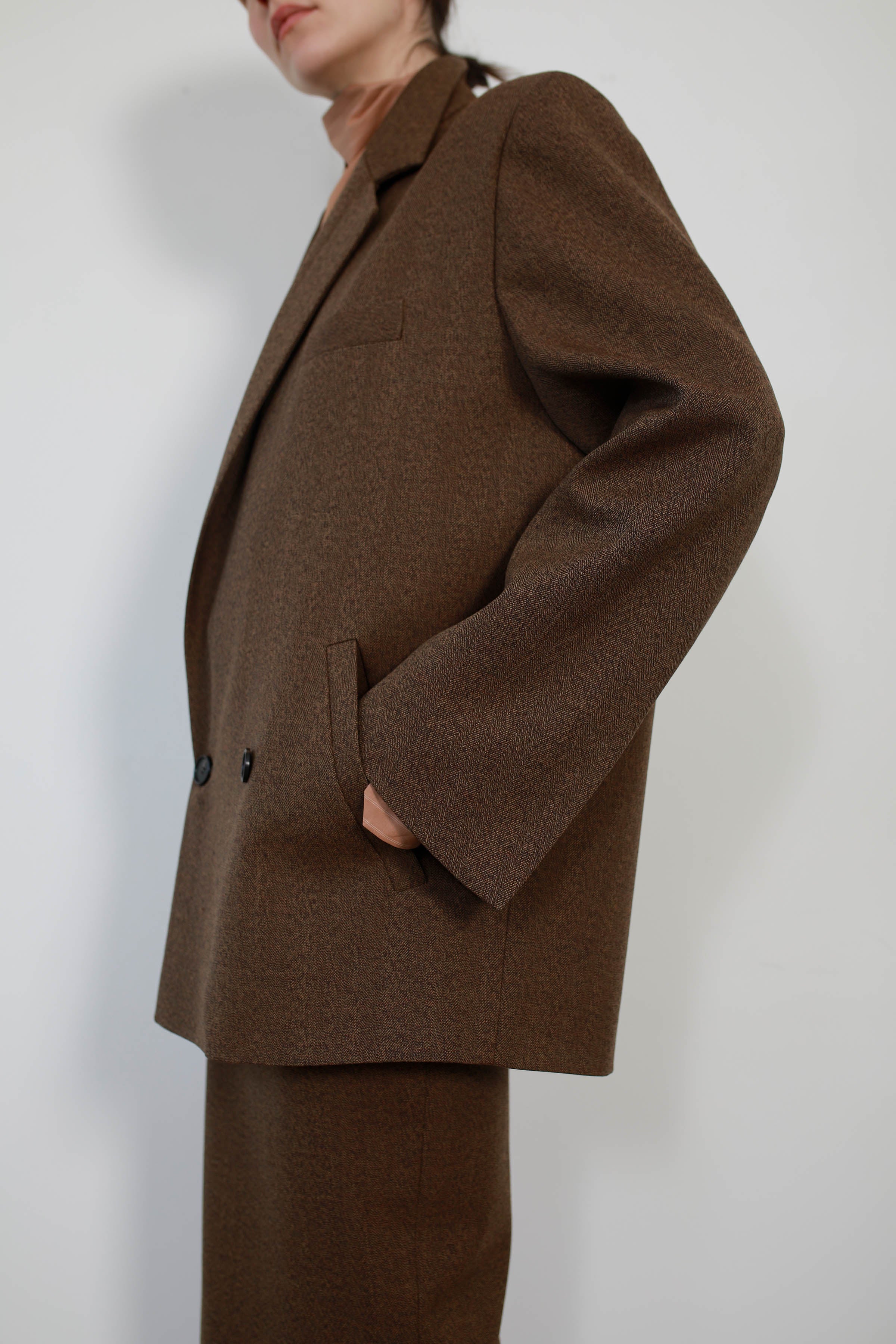 CHAQUETA SASTRE OVERSIZE EN ESPIGA BROWN
