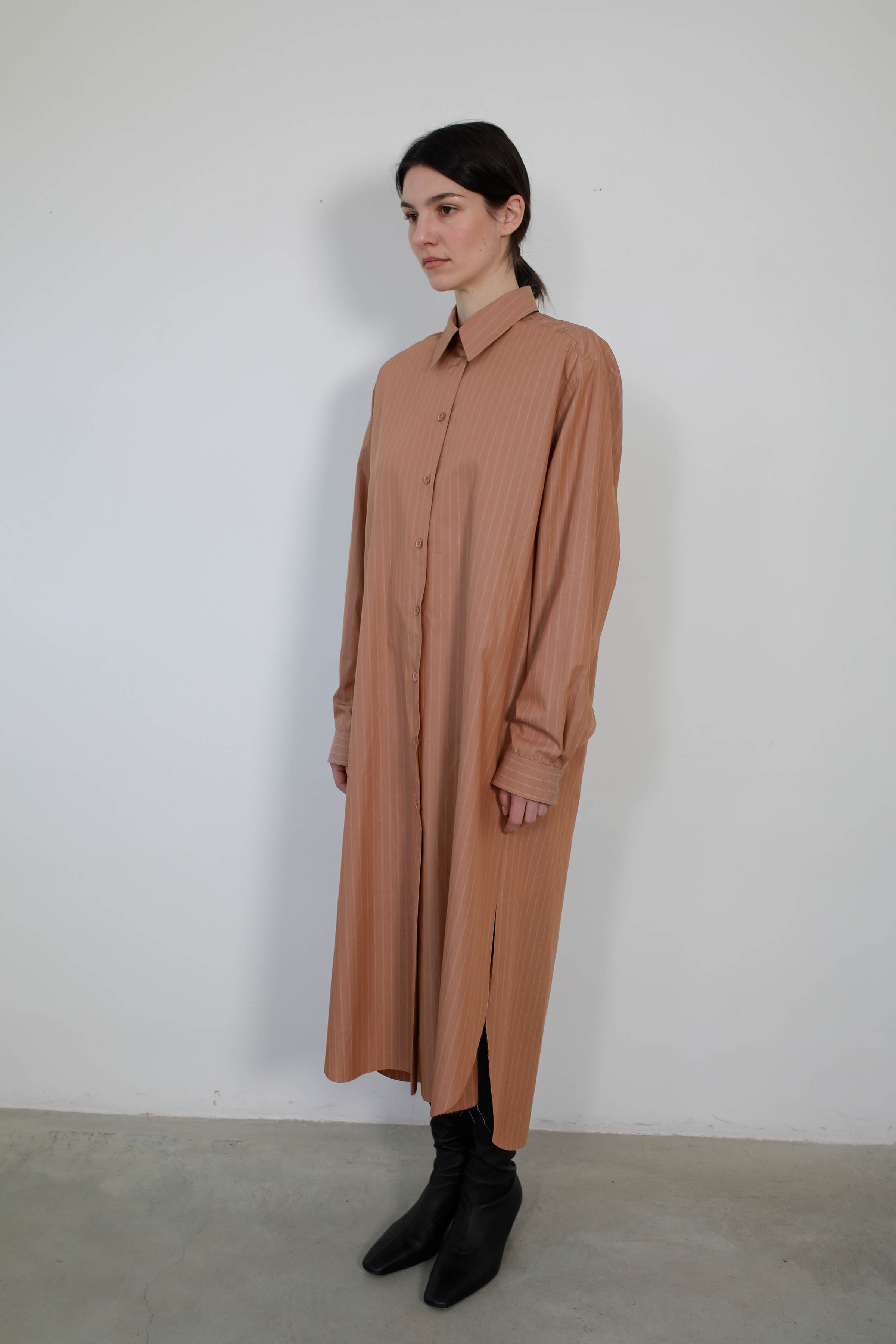 VESTIDO CAMISERO VERSÁTIL CON MULTIPOSICIÓN NUT