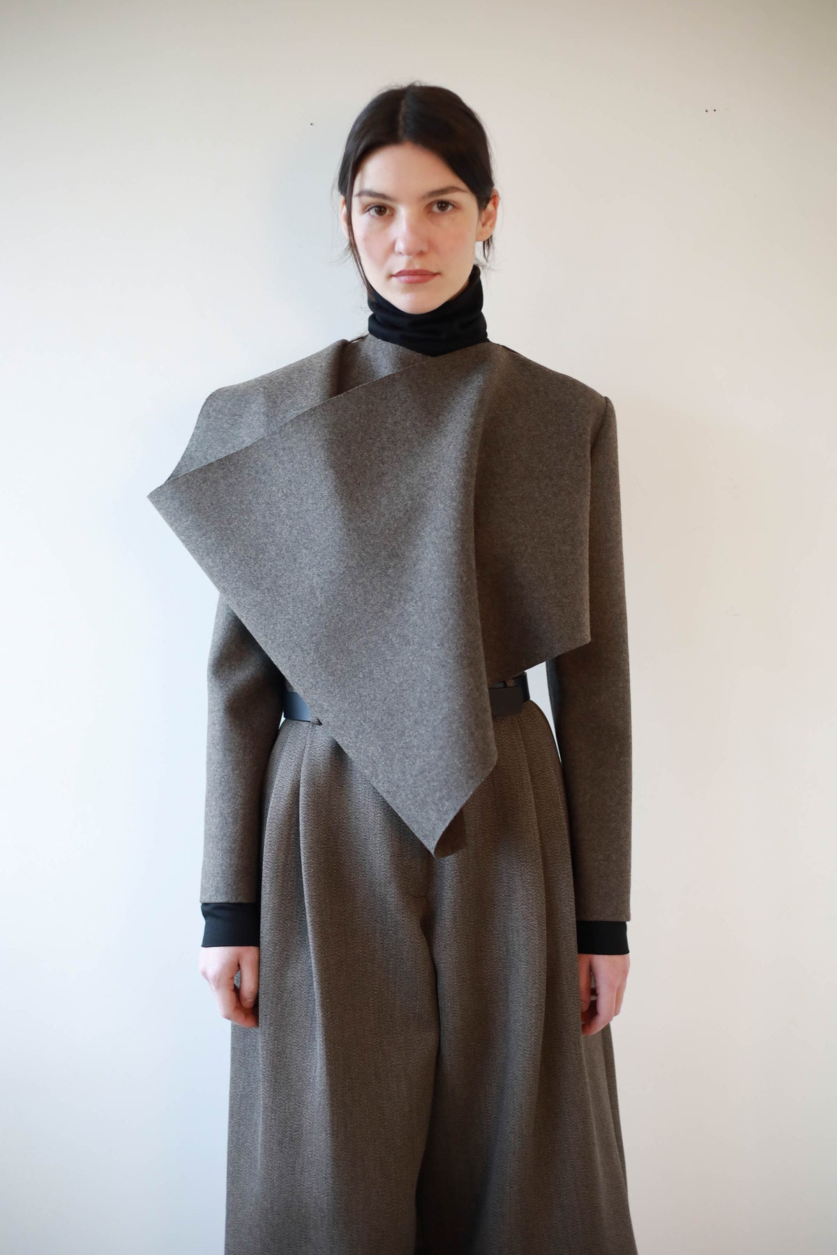 CHAQUETA PEQUEÑA ENVOLVENTE AL CORTE IRELAND
