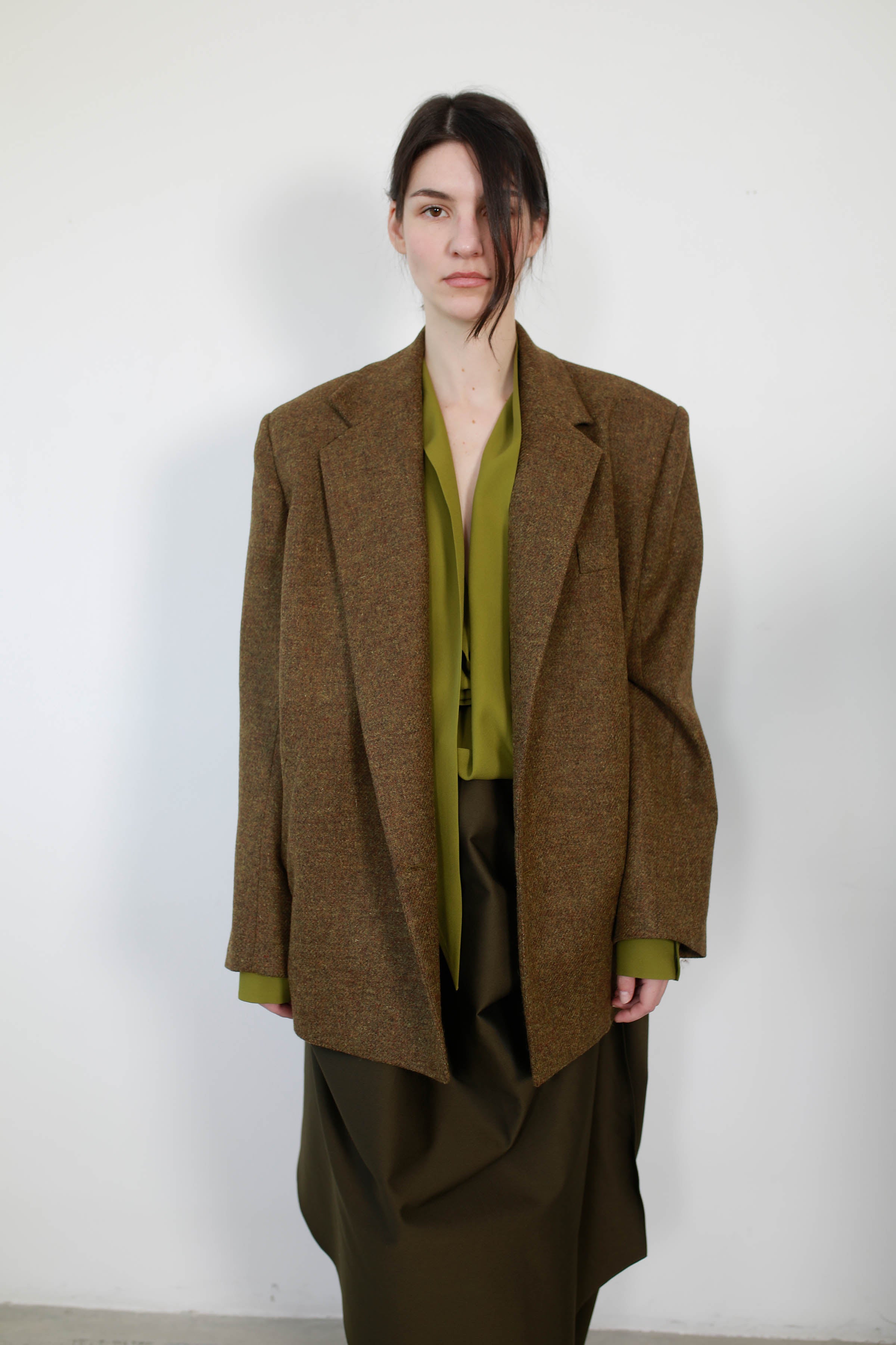 OVERSIZED TAILORED JACKET IN KHAKI LAMBSWOOL