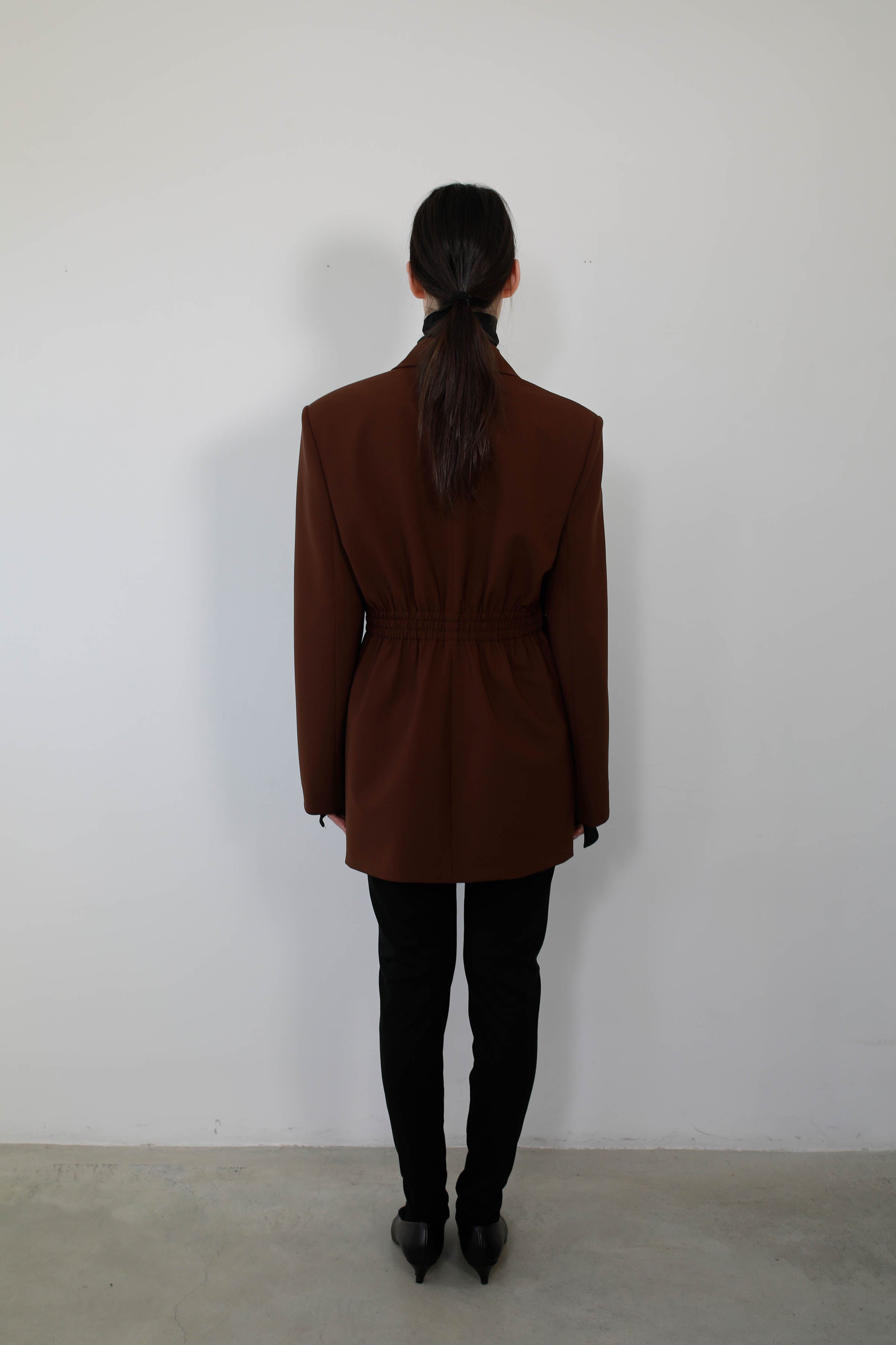 CHAQUETA SASTRE LANA CON GOMA EN CINTURA