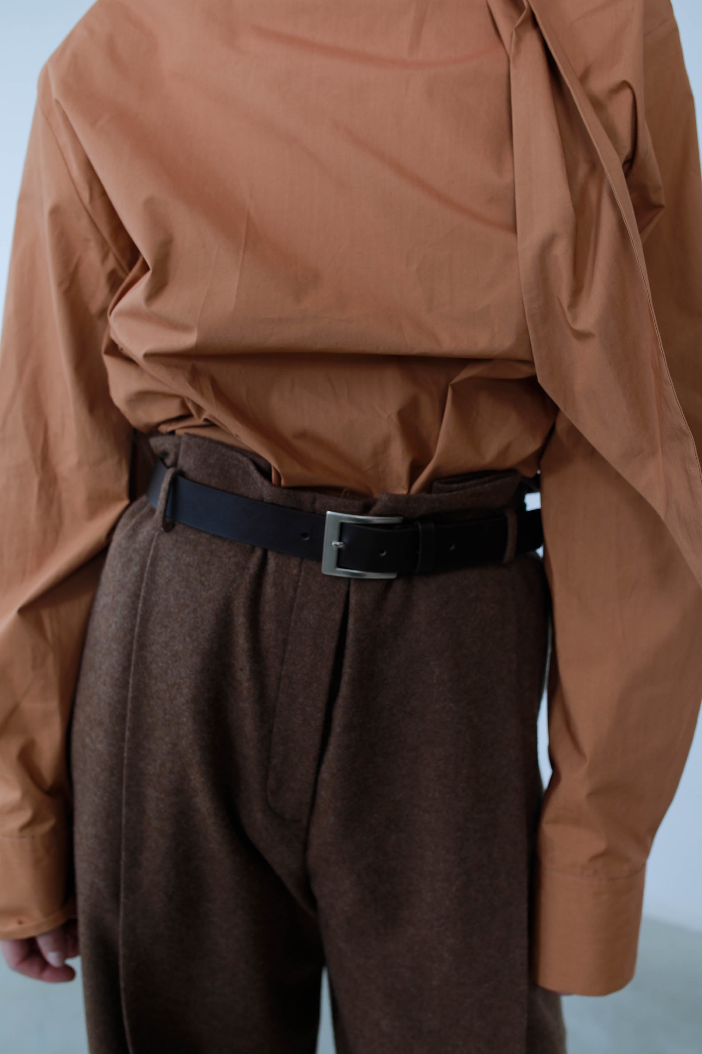 Wide-leg trousers with high waist and belt loops