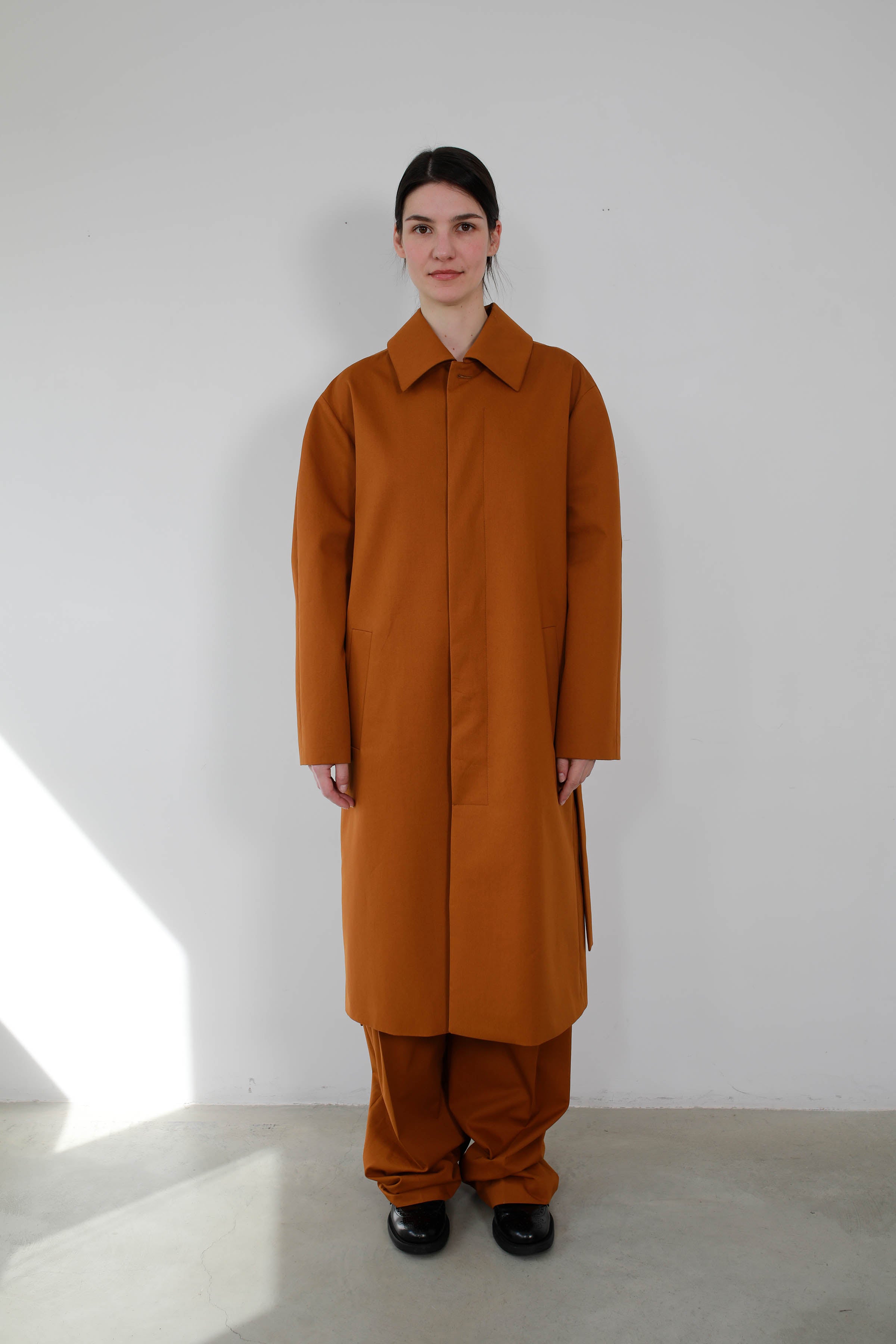 COTTON HONEY TRENCH COAT WITH ASYMMETRIC ARMHOLES