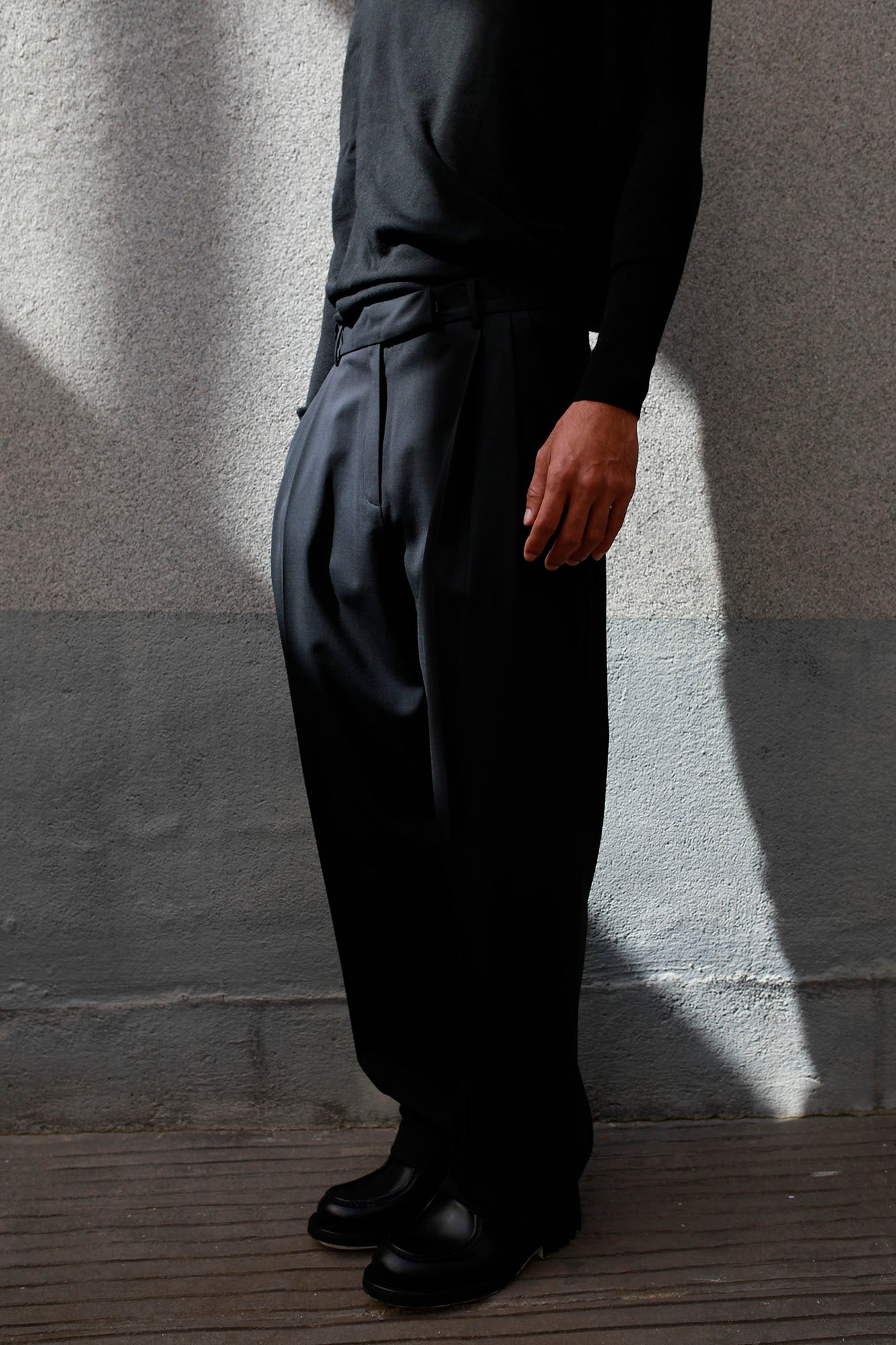 PANTALON MASCULINO CON PINZAS