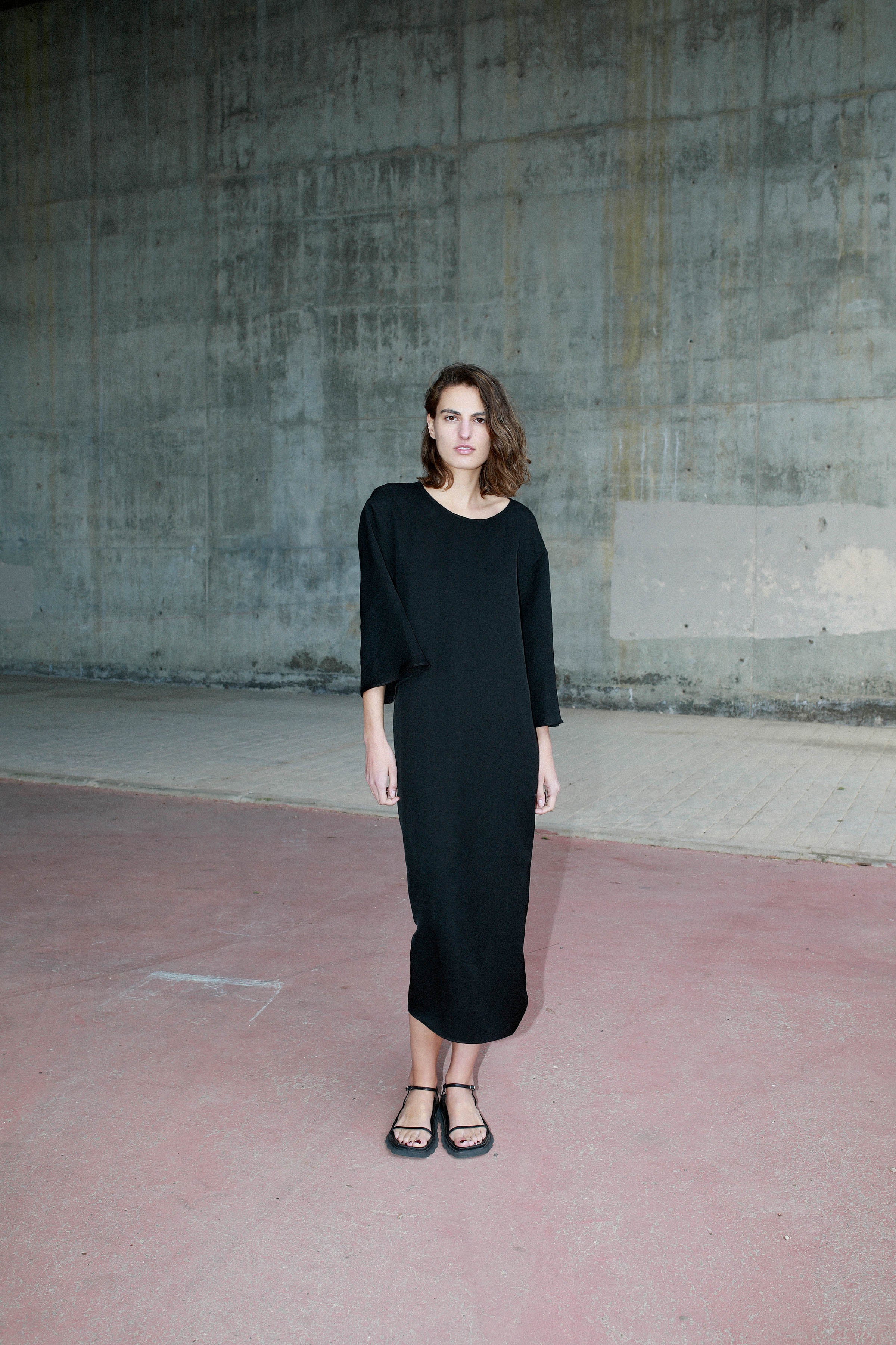 BLACK CROSSED MULTI-POSITION DRESS