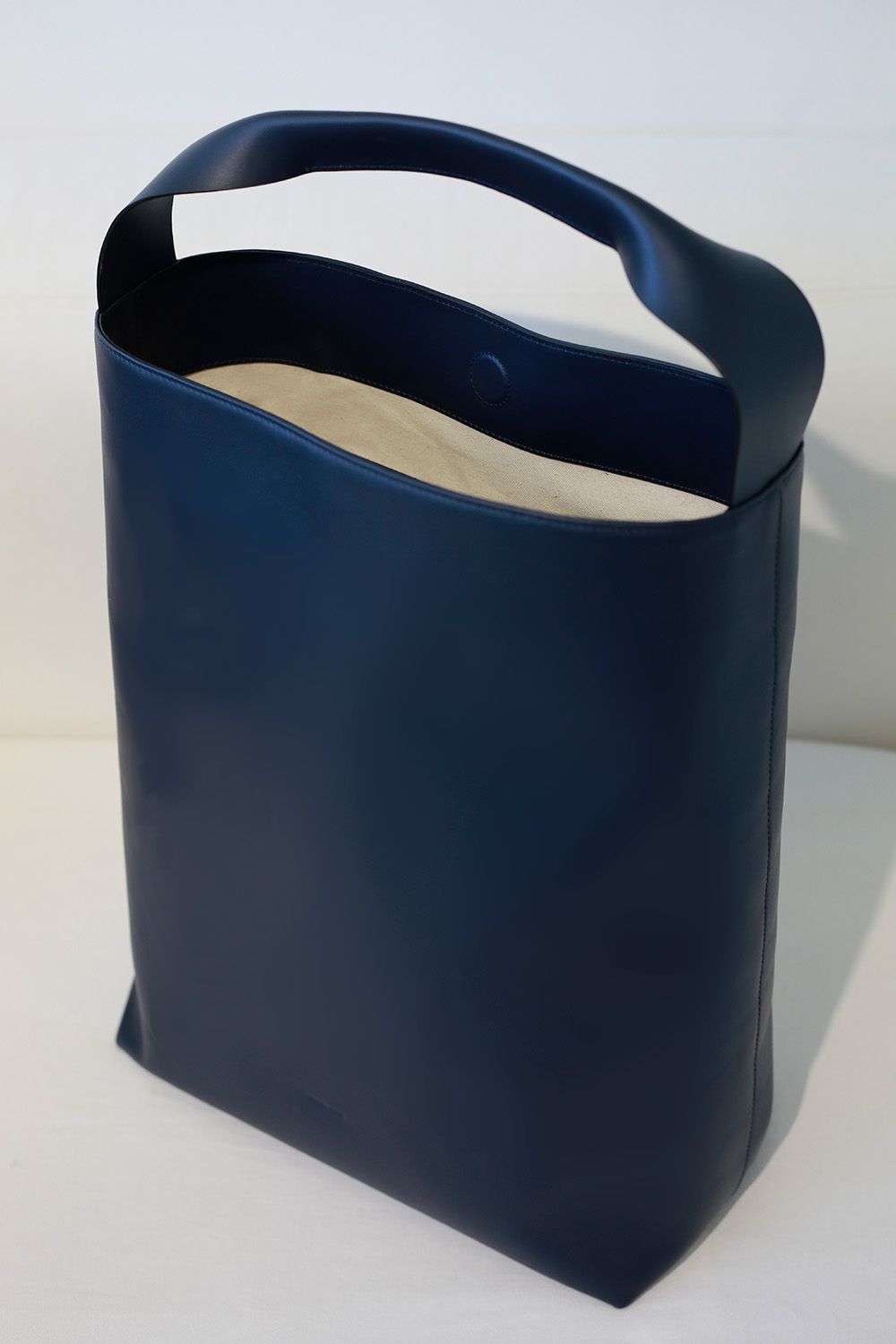 TOTE BAG CUERO AZUL MARINO