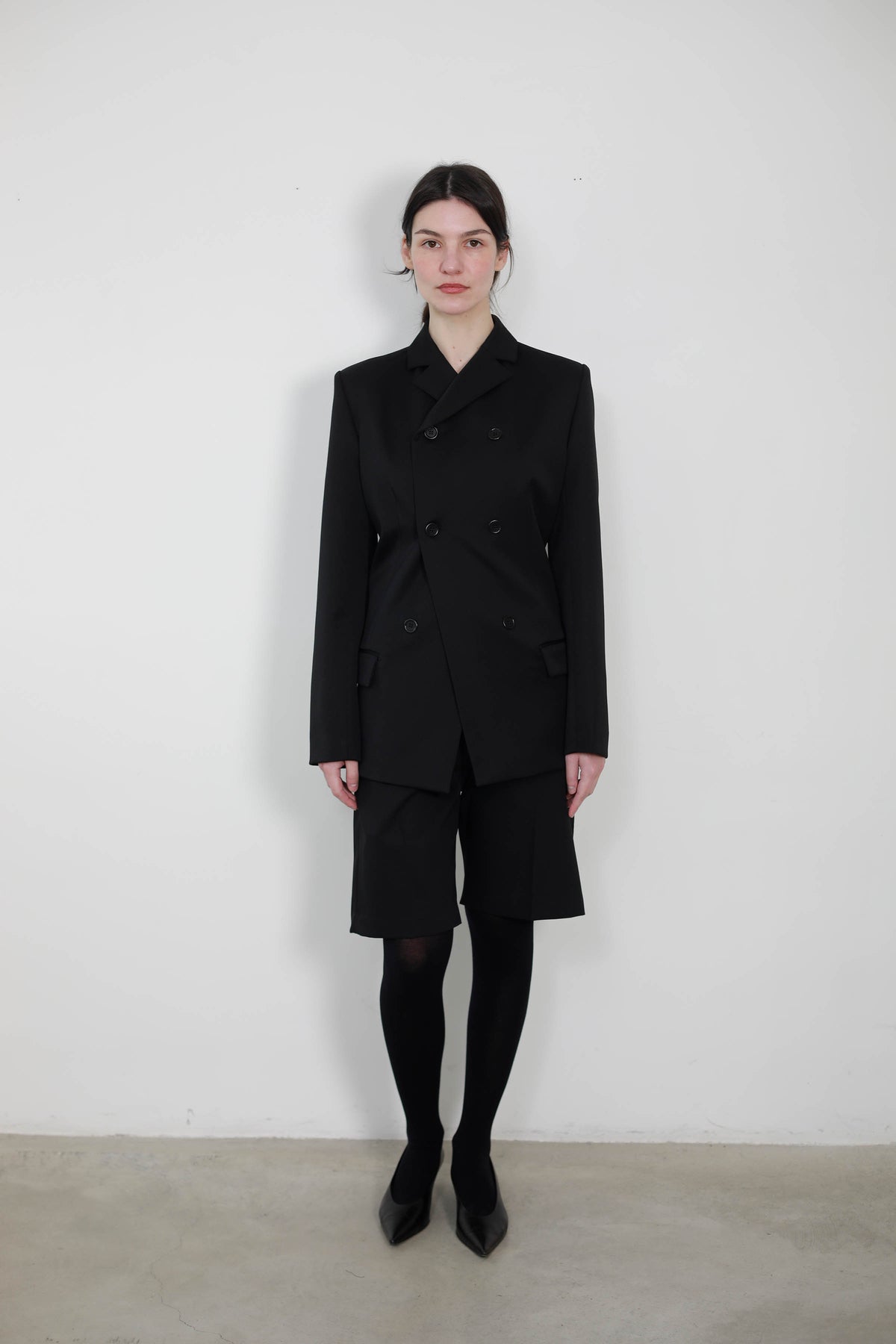 BLACK COOL WOOL BERMUDA SHORTS