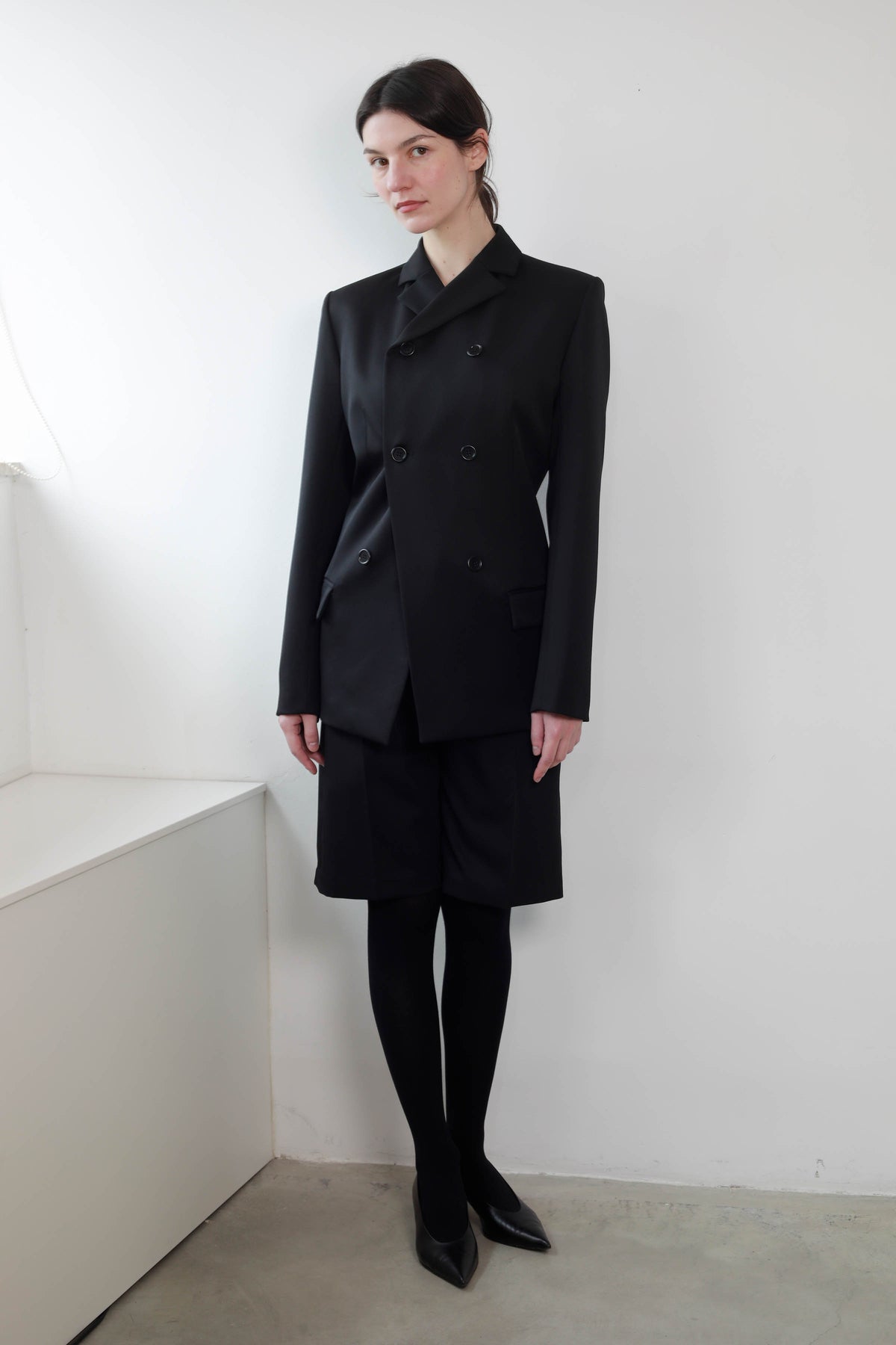 BLACK COOL WOOL BERMUDA SHORTS