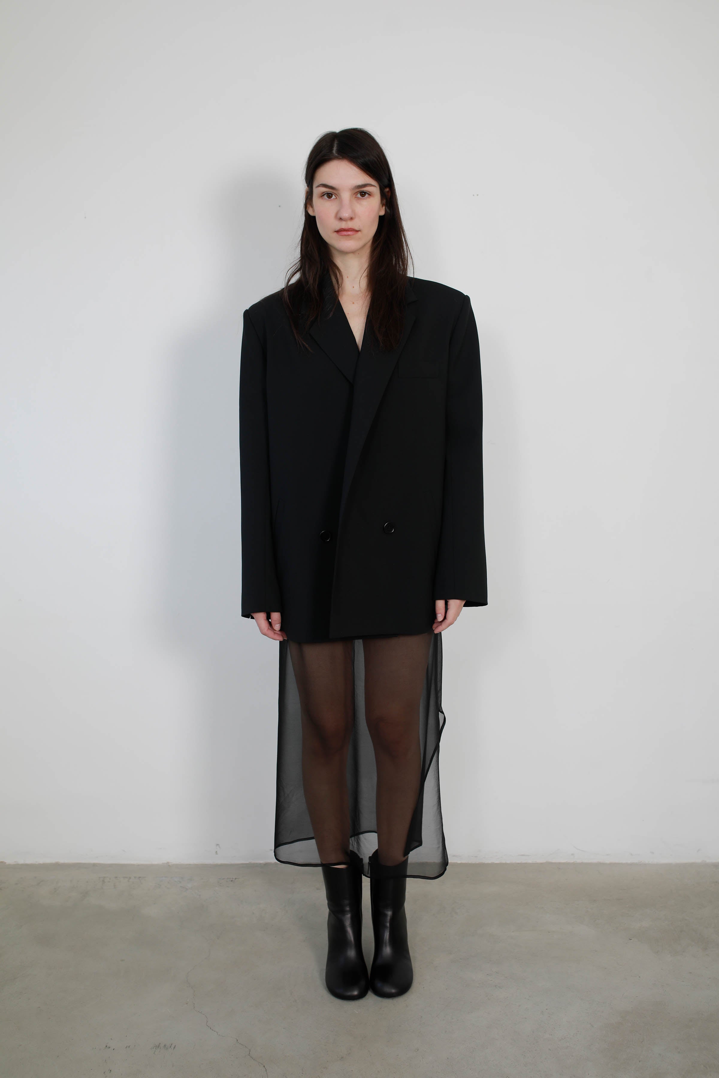 CHAQUETA SASTRE OVERSIZE EN LANA NEGRA