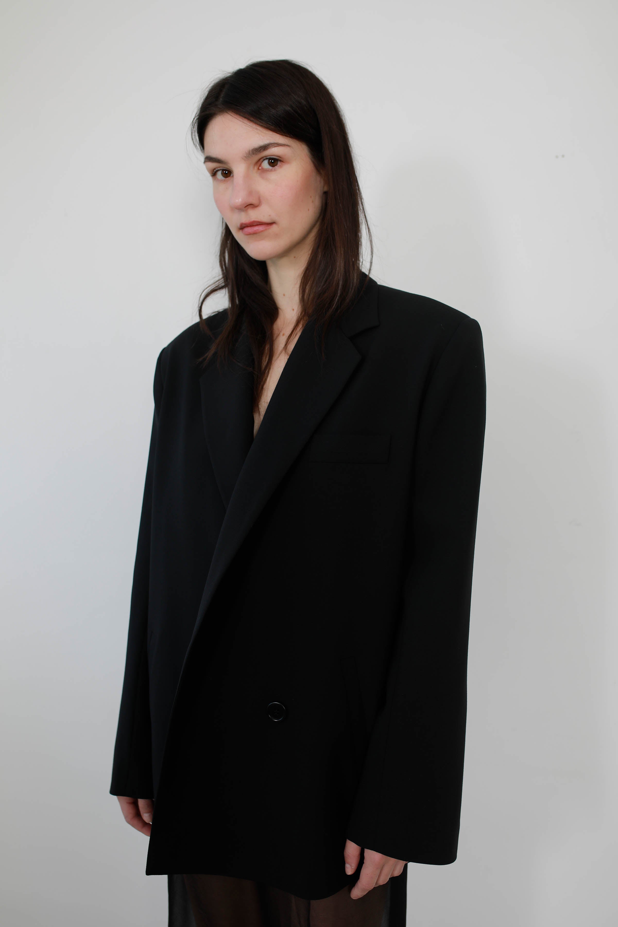 CHAQUETA SASTRE OVERSIZE EN LANA NEGRA