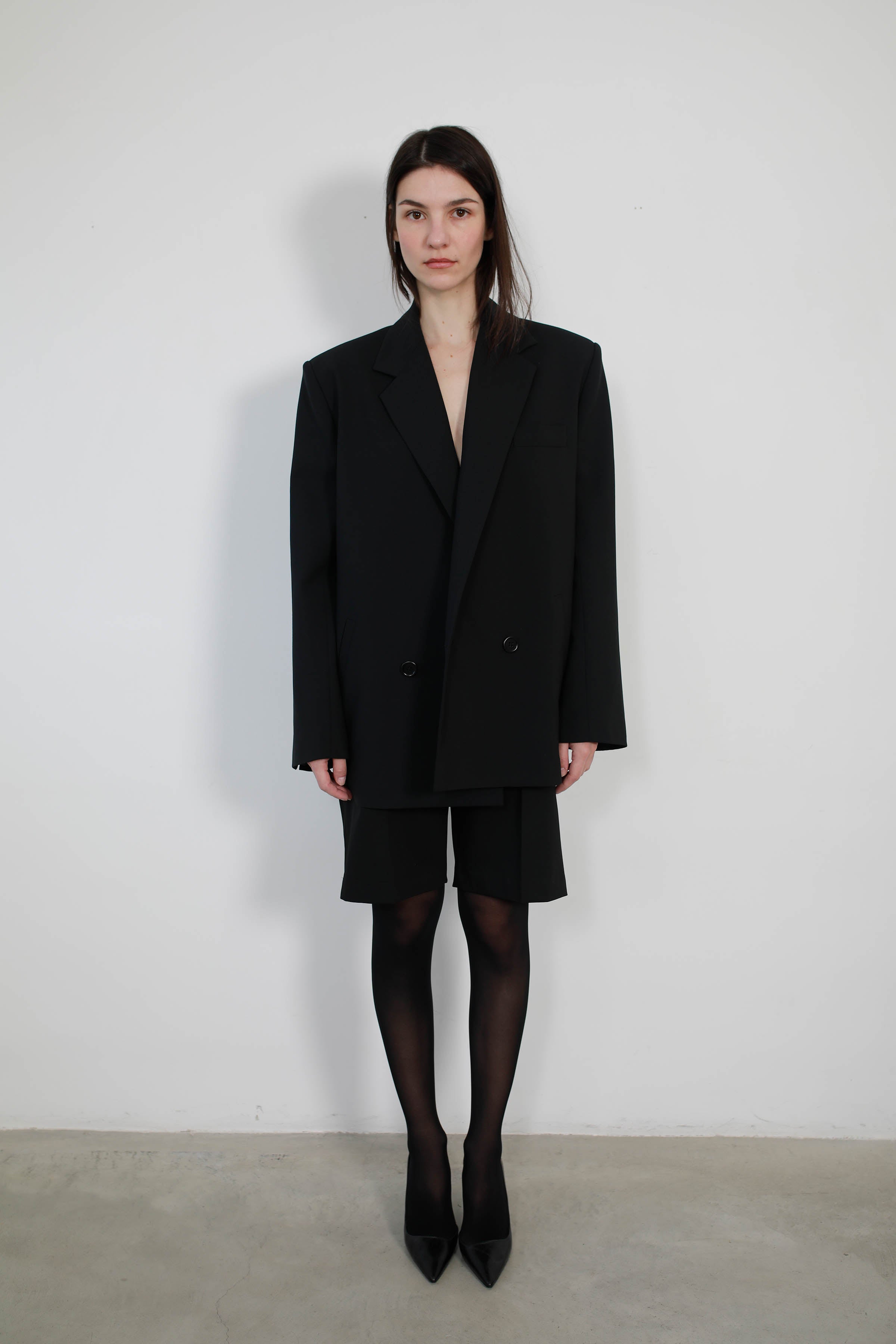 CHAQUETA SASTRE OVERSIZE EN LANA NEGRA