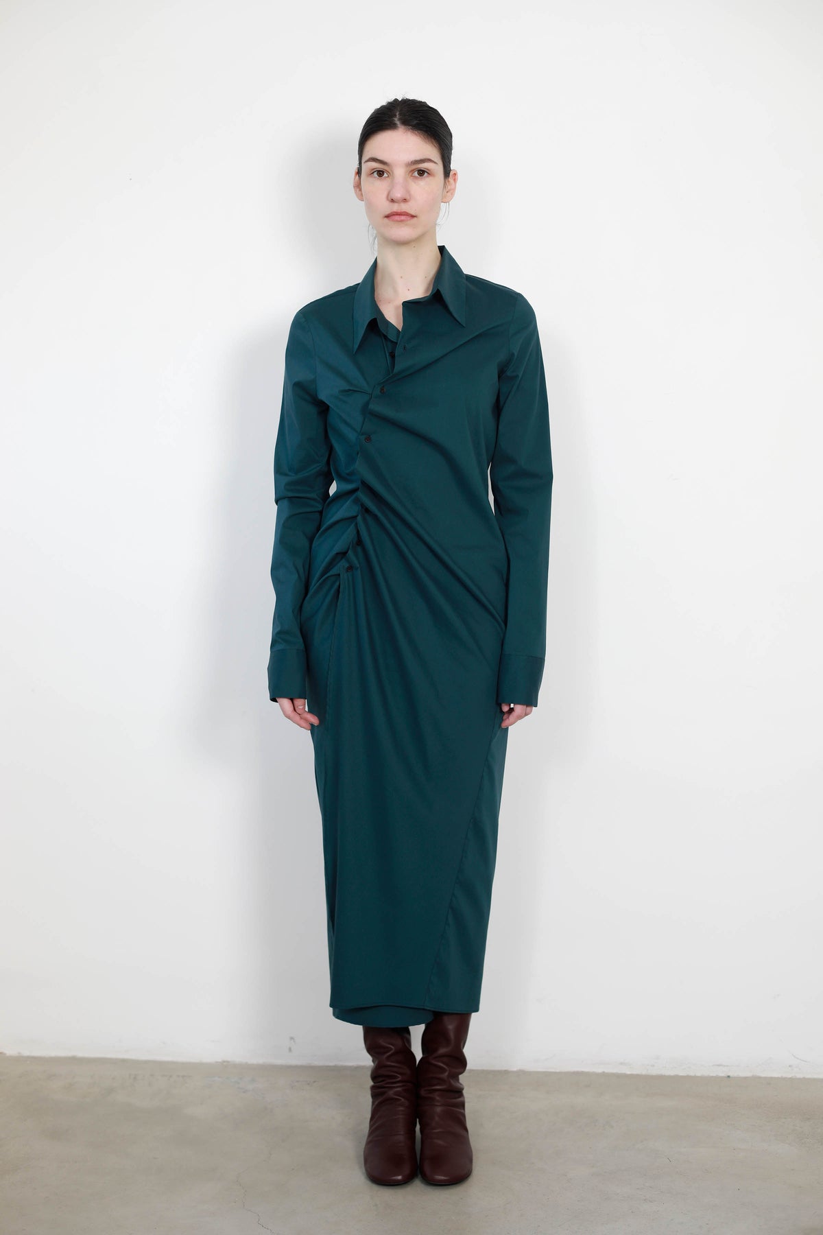 VESTIDO CAMISERO DRAPEADO SILUETA SLIM