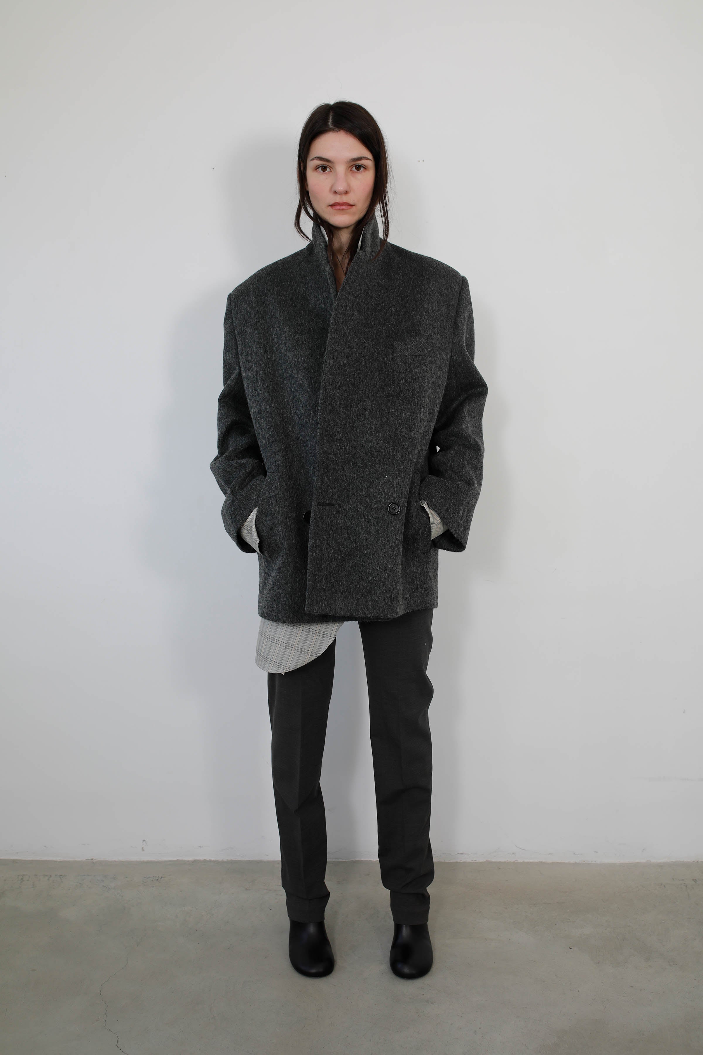 CHAQUETA SASTRE OVERSIZE EN LANA PELO GRIS