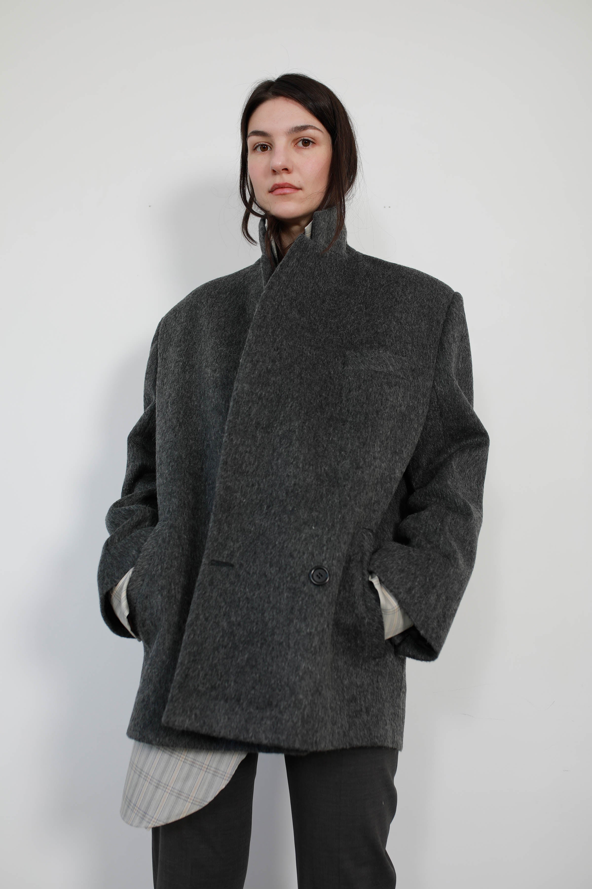 CHAQUETA SASTRE OVERSIZE EN LANA PELO GRIS