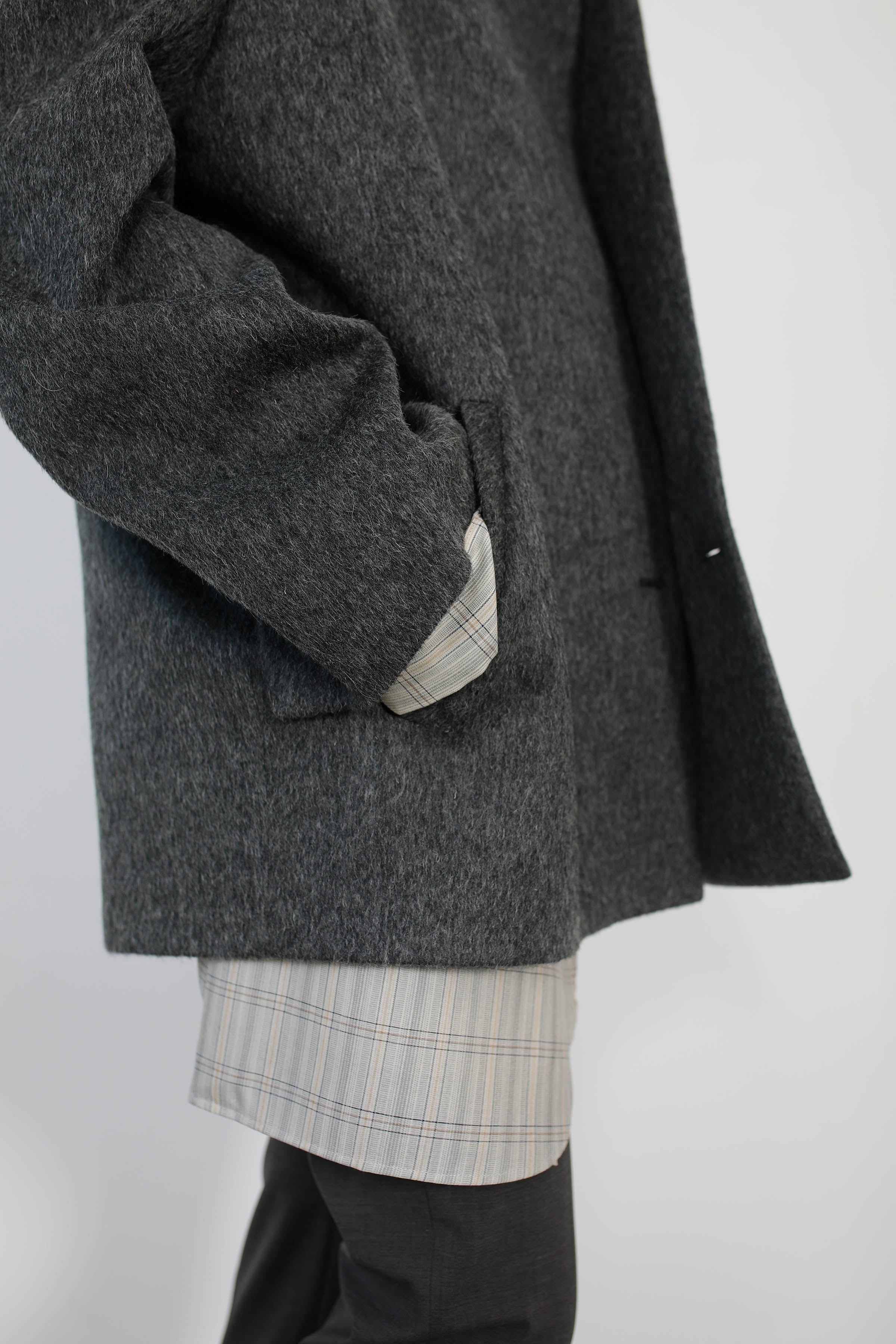 CHAQUETA SASTRE OVERSIZE EN LANA PELO GRIS