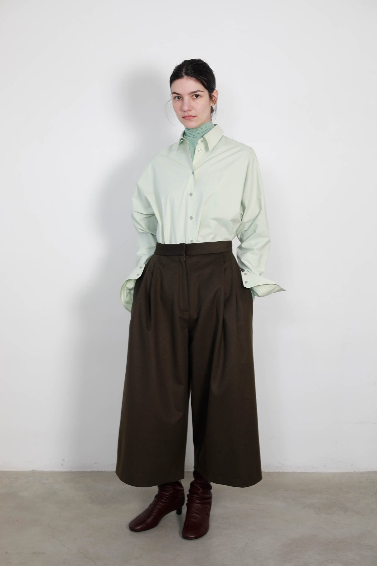 FALDA PANTALON AMPLIA CON PINZAS